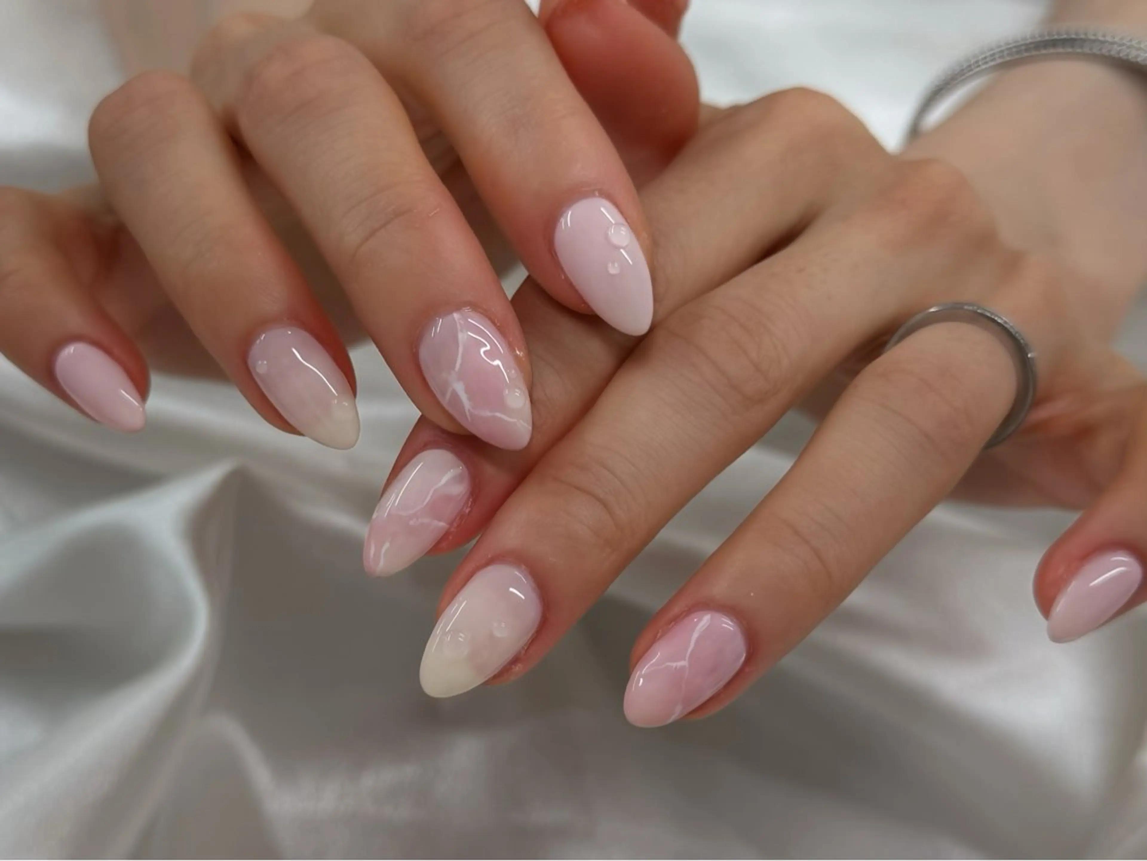 ネイル ニュアンスネイル ハンドネイル ハンドケア れ かとのネイルデザイン