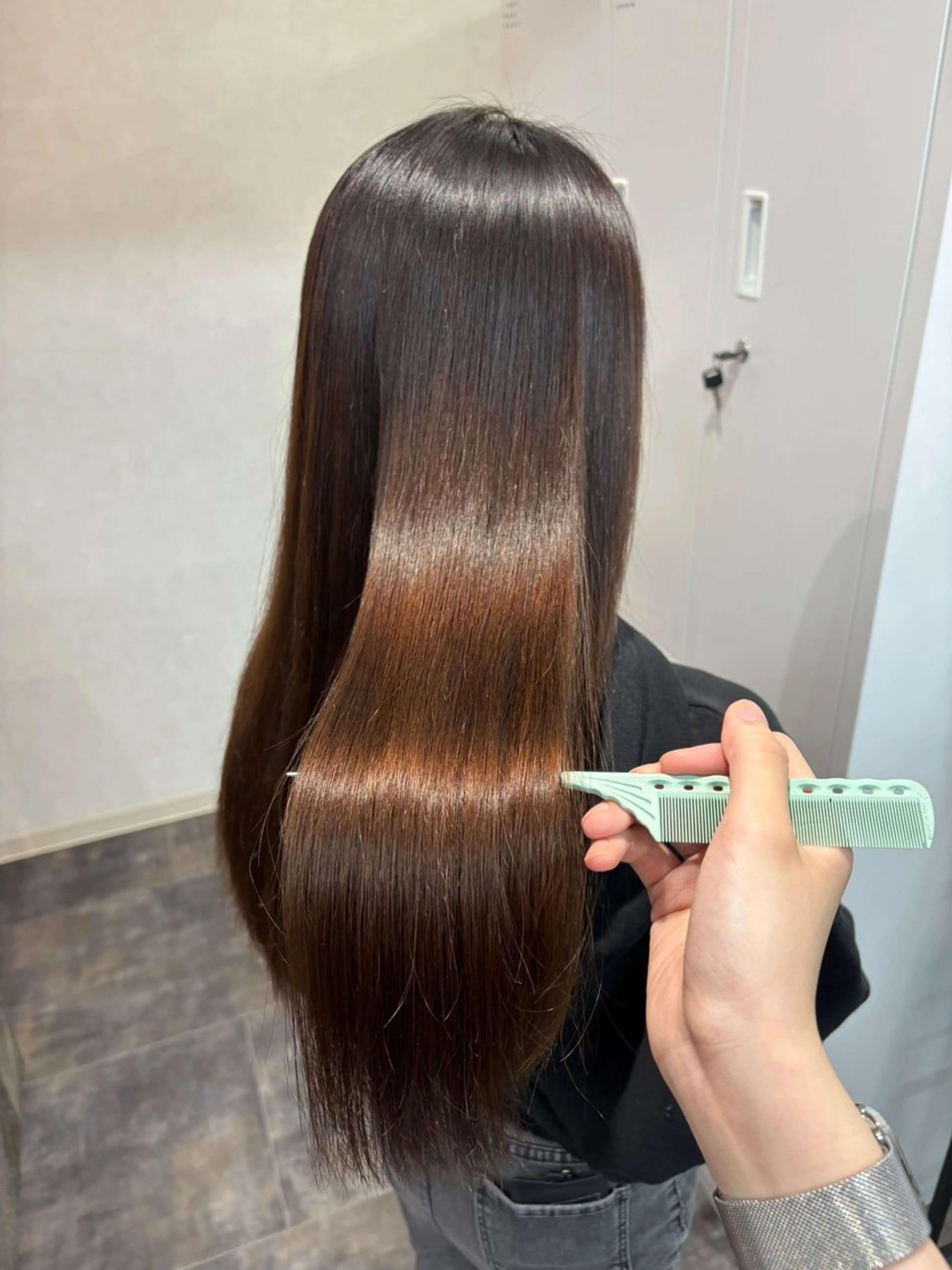 ロング 縮毛矯正 haku【津久野店】 ERIKAのヘアスタイル
