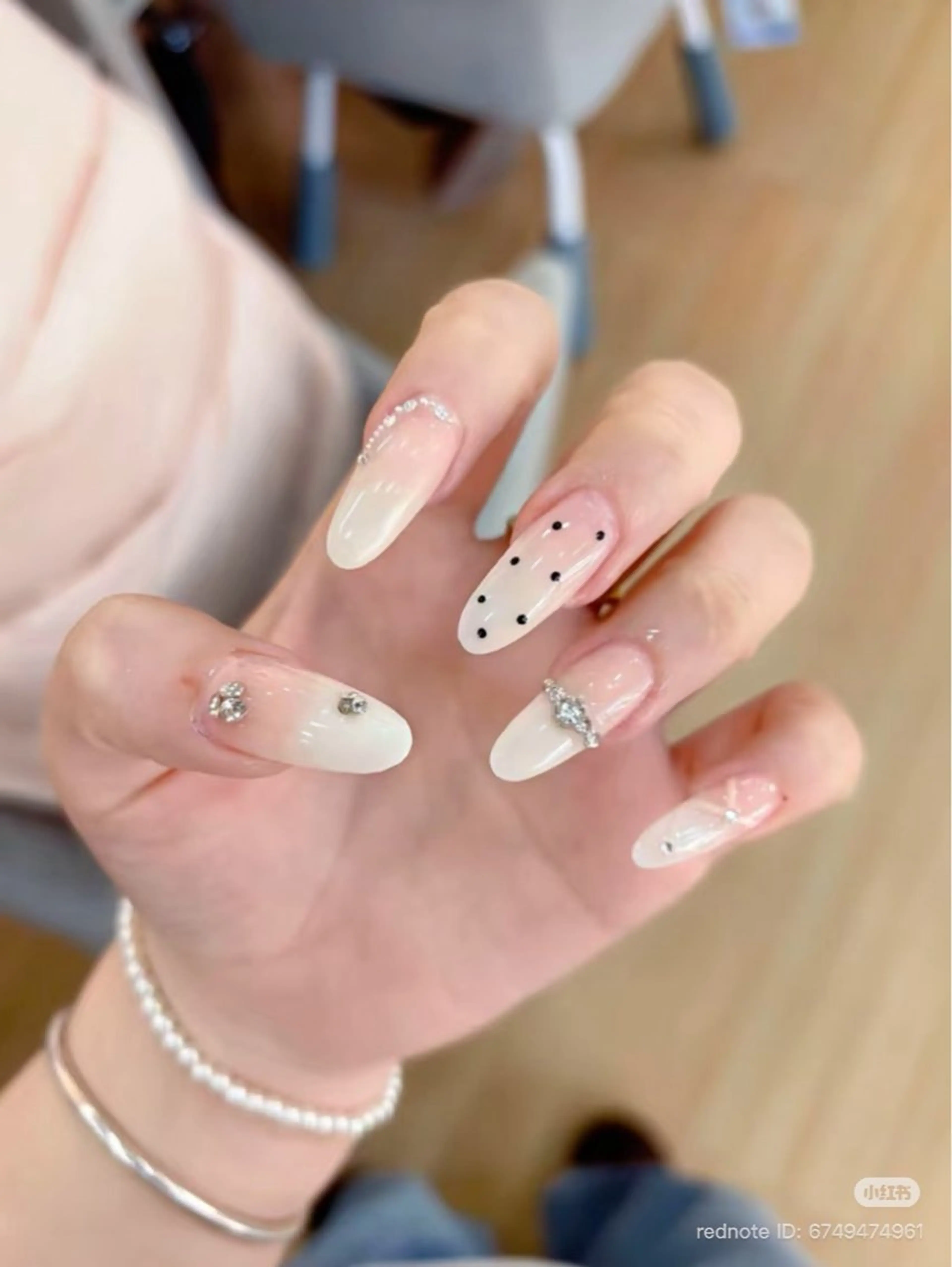 ネイル フレンチネイル キラキラネイル 韓国ネイル シンプルネイル ワンホンネイル ハンドネイル MEI Nailのネイルデザイン