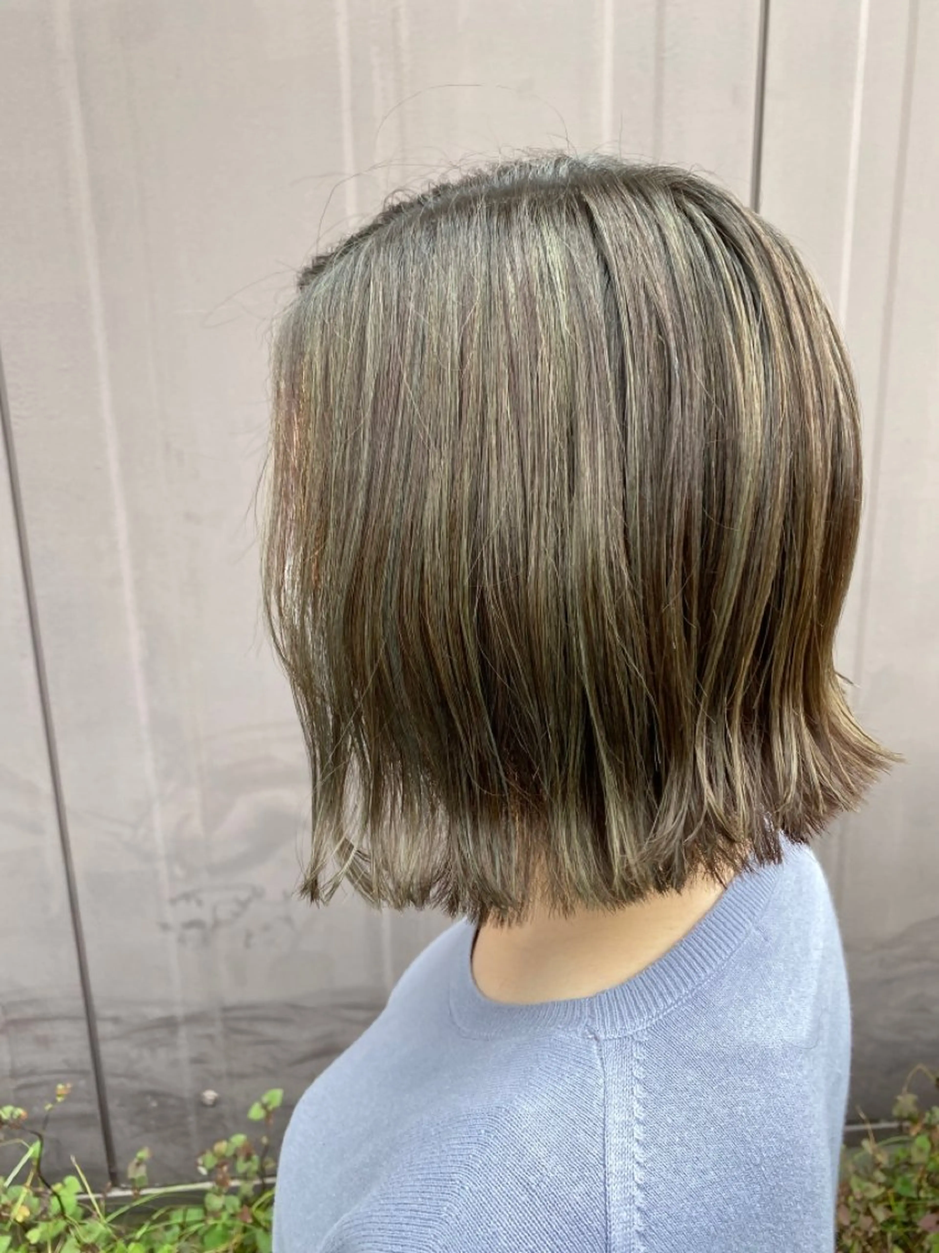 ミディアム カラー 山西 真琴のヘアスタイル