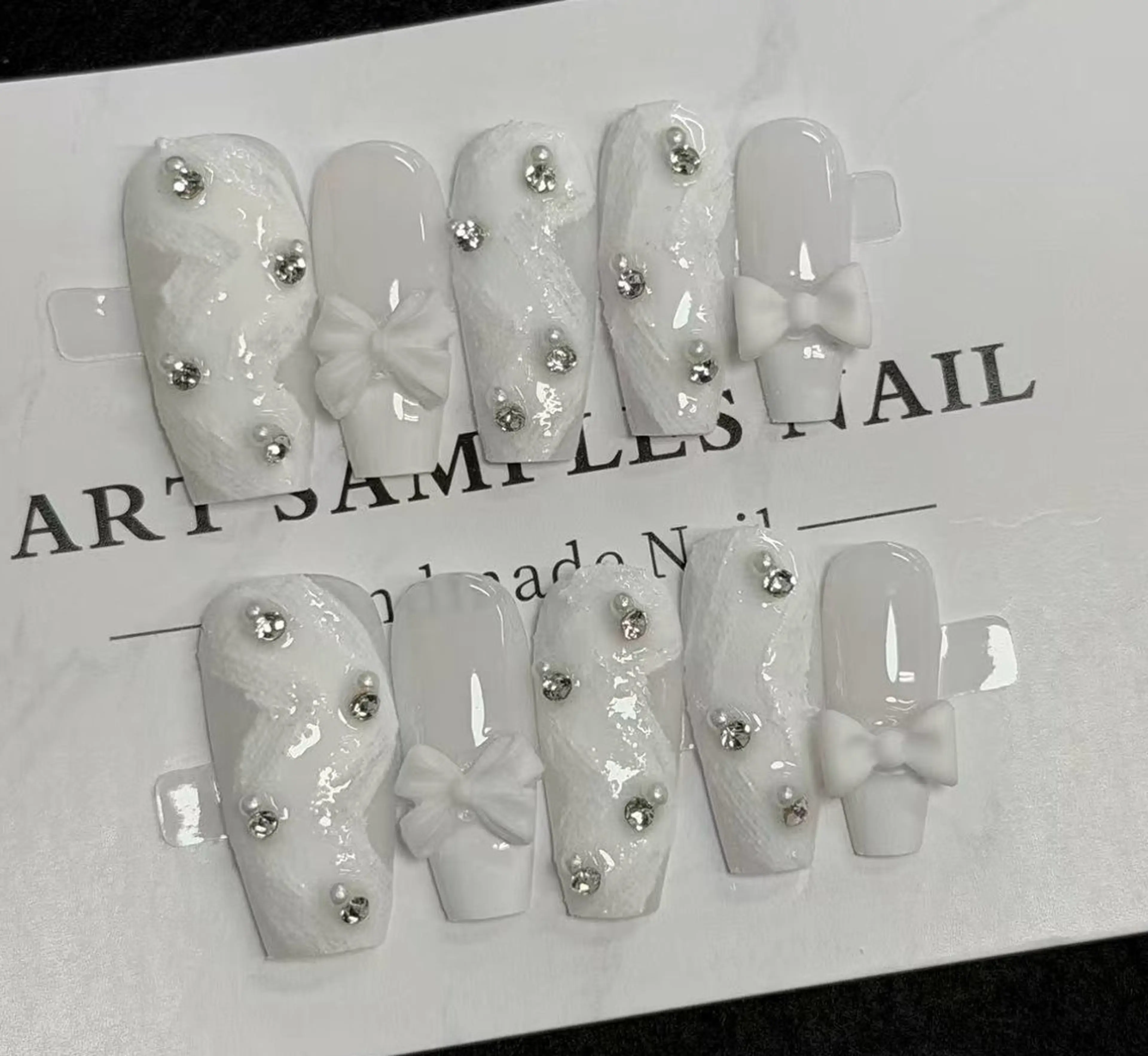 ネイル Kaka_ パラジェル、長さだしのネイルデザイン