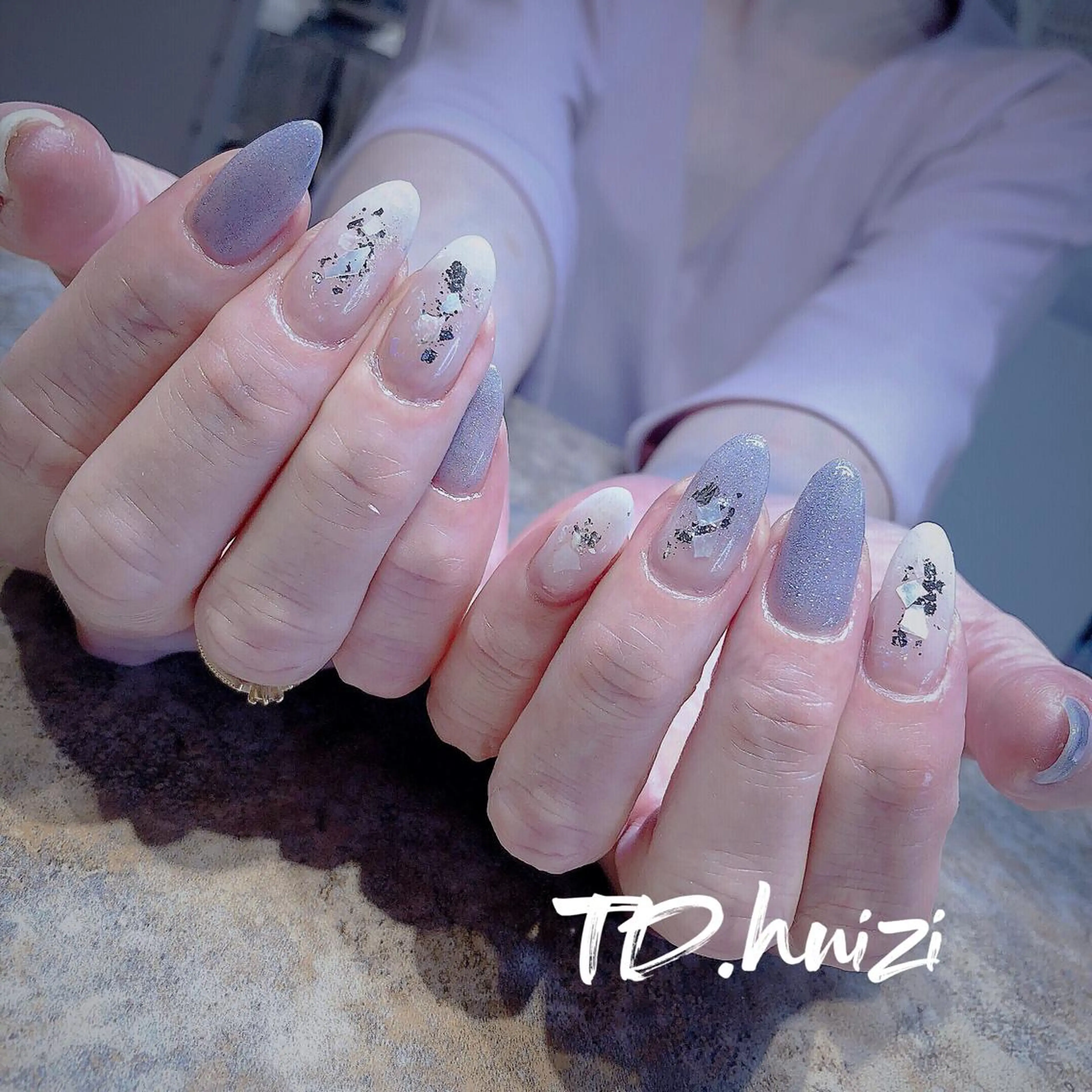 ミディアム めぐみのネイルサロン スタッフ練習のネイルデザイン