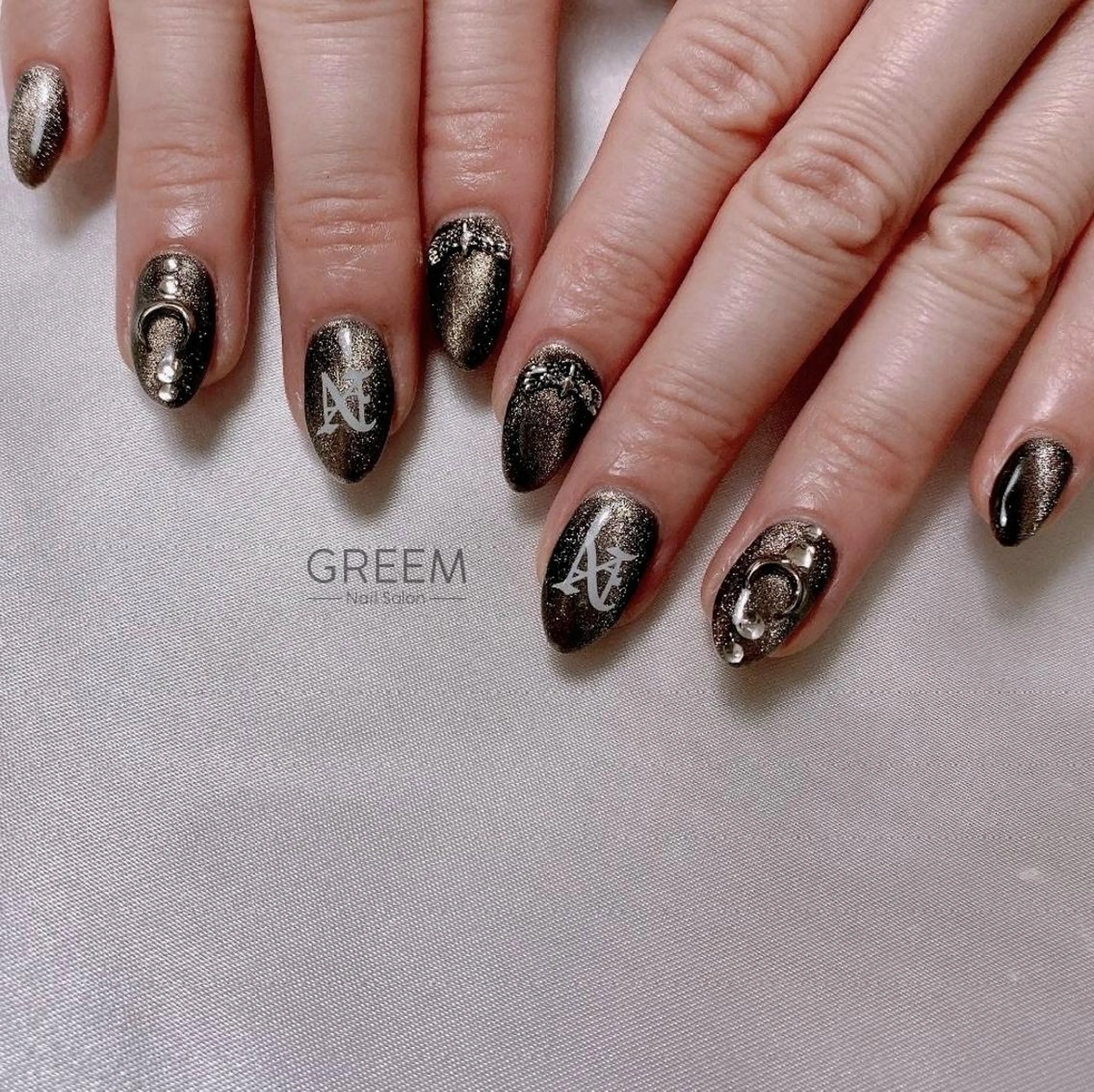 ネイル ジェルネイル マグネットネイル パラジェル シルバー 冬ネイル ハンドネイル GREEM グリームのネイルデザイン