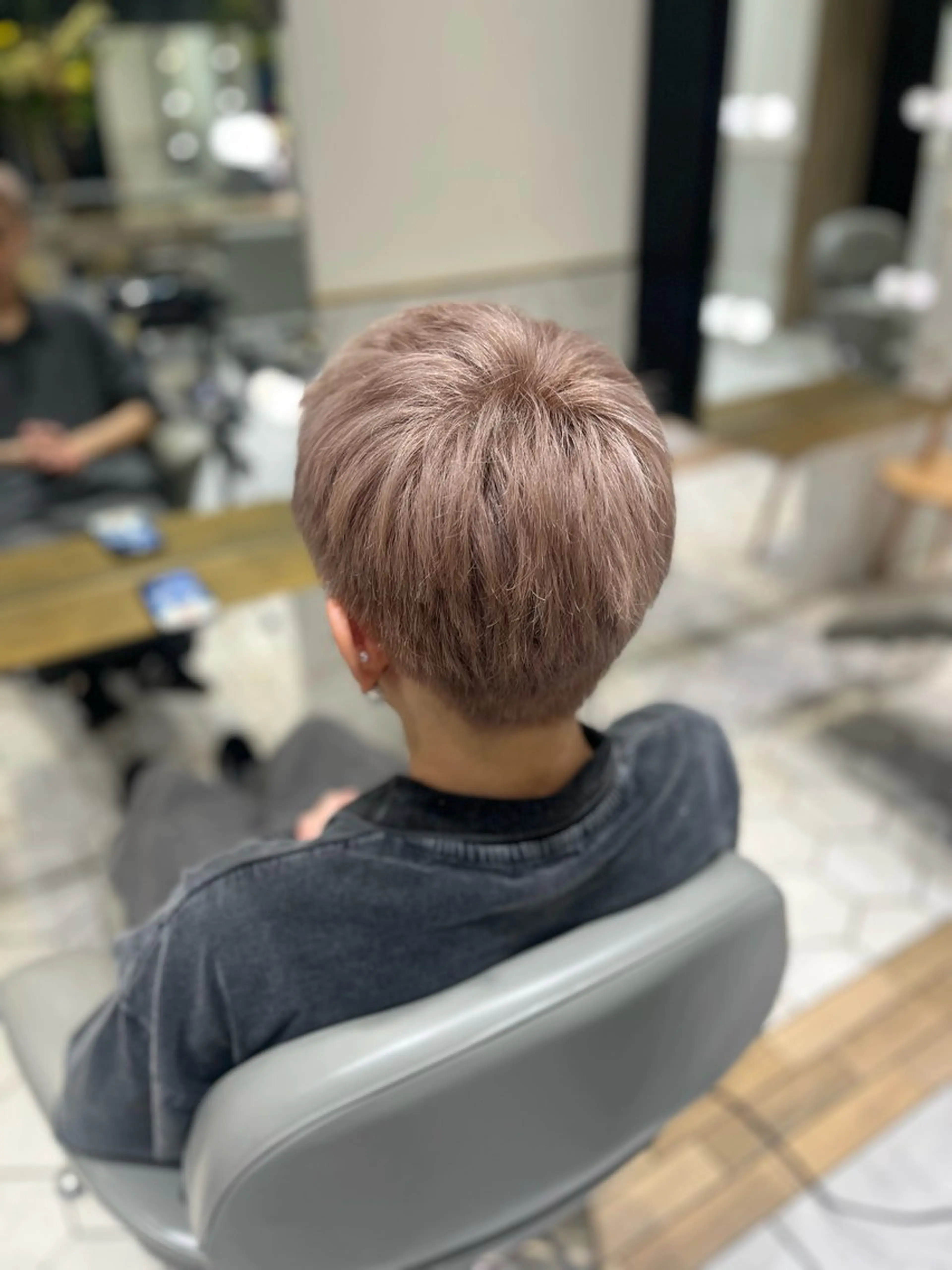 ショート カラー メンズ ベージュカラー ミルクティーベージュ 栄/透明感ツヤカラー /Kahoのヘアスタイル