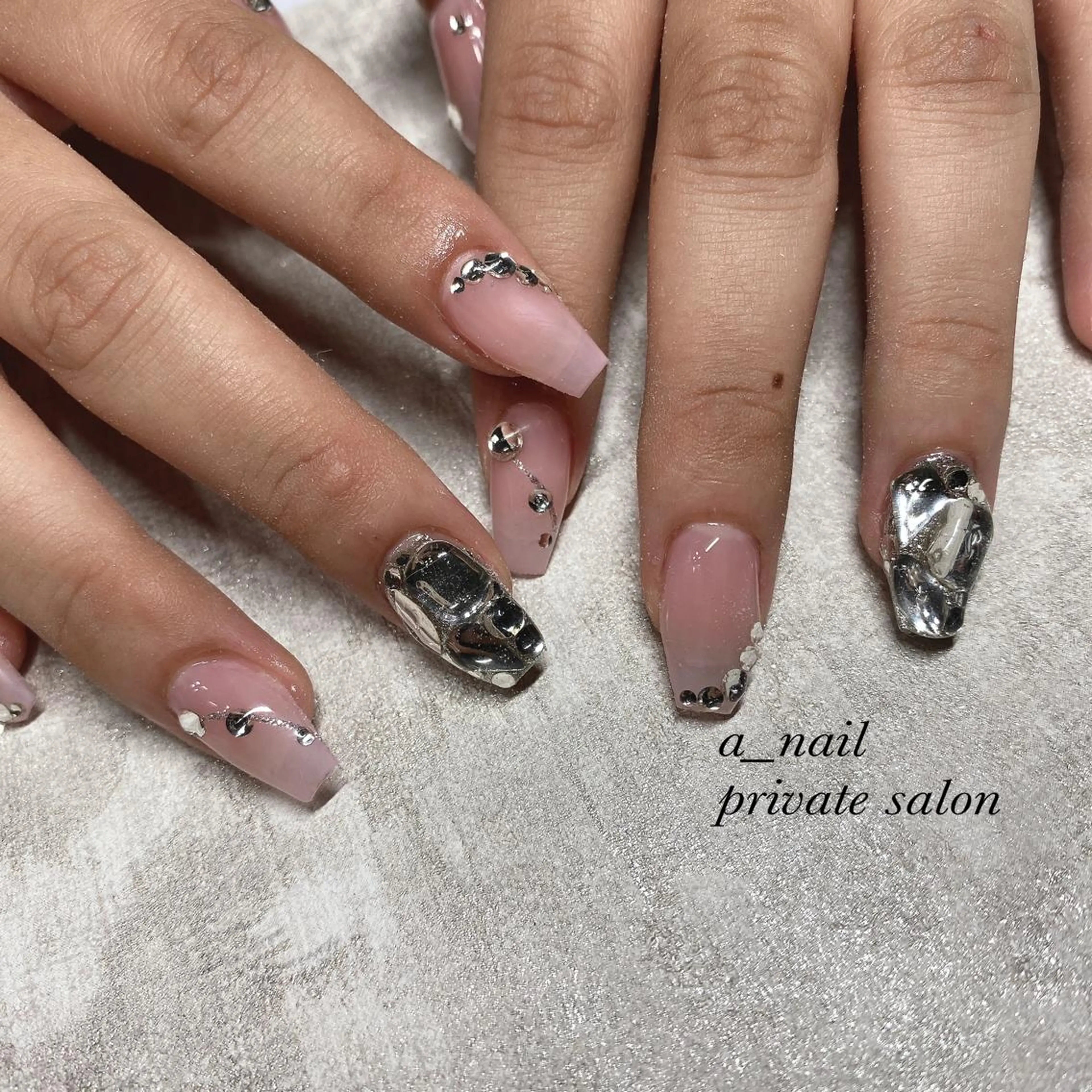 ネイル アニマル柄 フレンチネイル ジェルネイル 氷ネイル・うるうるネイル レース 菅 恵奈のネイルデザイン