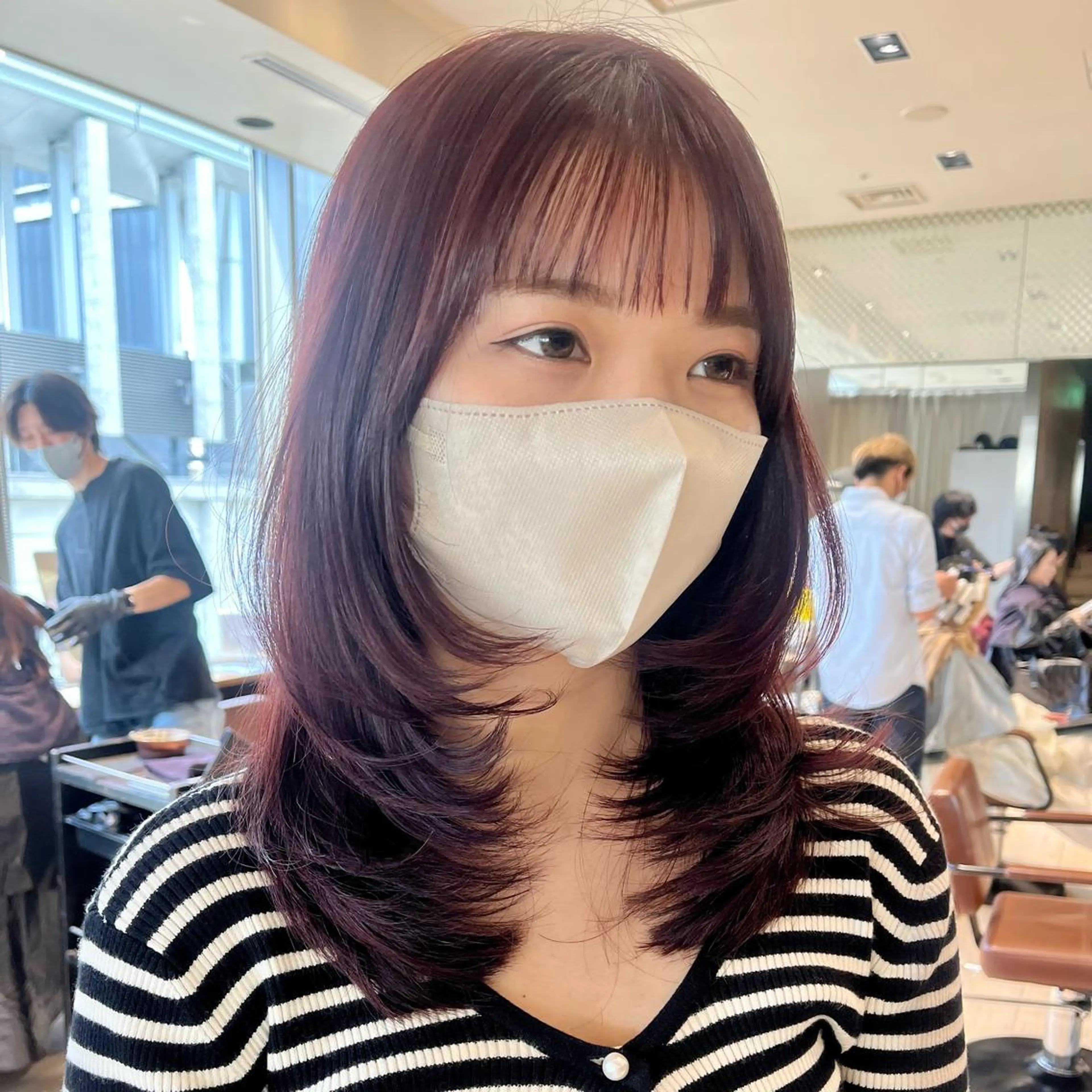 ミディアム カラー カシス ピンクカラー ハイレイヤー レイヤーカット Je suis heureuse Tres所属・早朝セット☀️ レイヤー/Momoのヘアスタイル