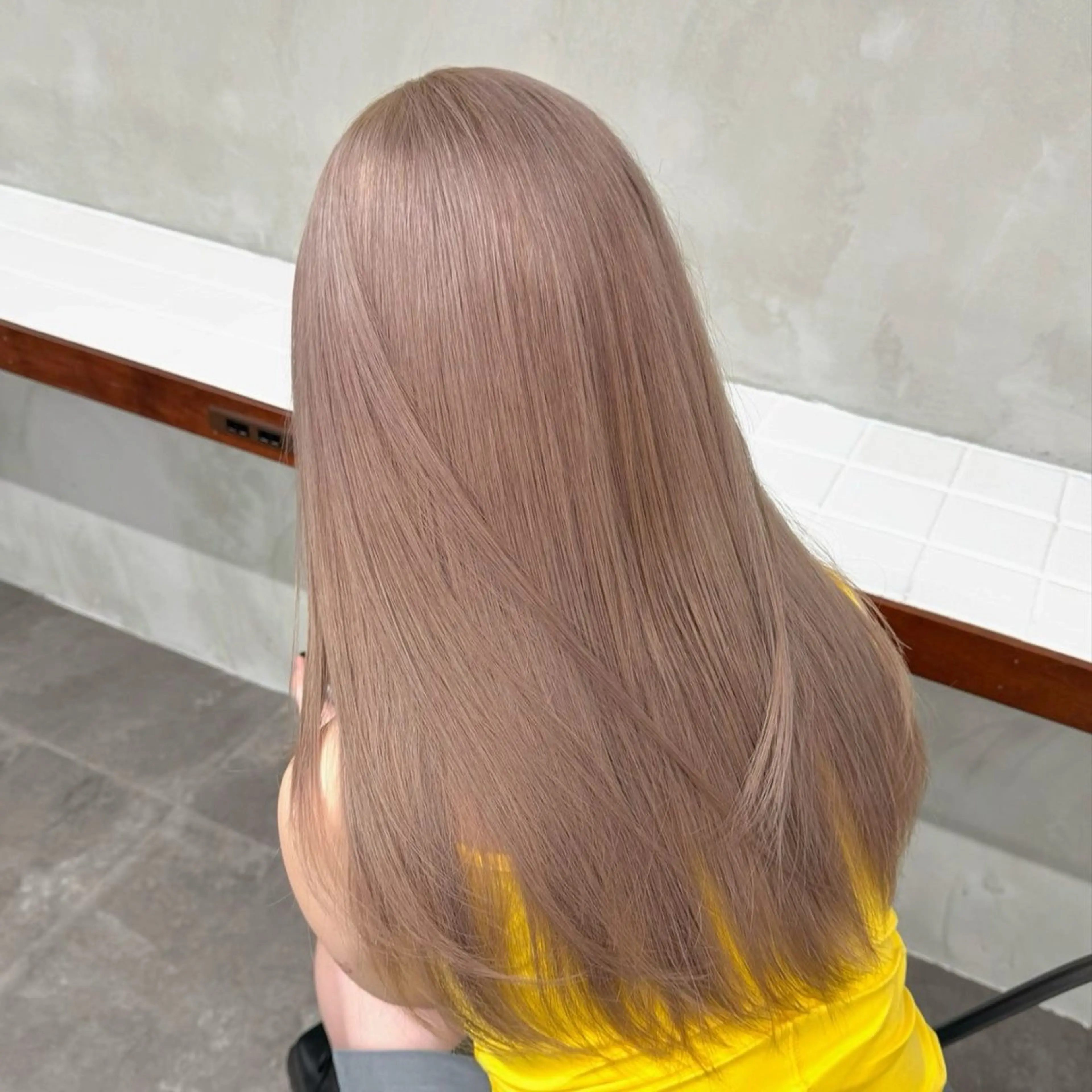 ミディアム カラー ベージュカラー ピンクカラー ピンクベージュ ヘアカラー 【🥀履歴修正🥀】 ハイトーン職人/拓真のヘアスタイル