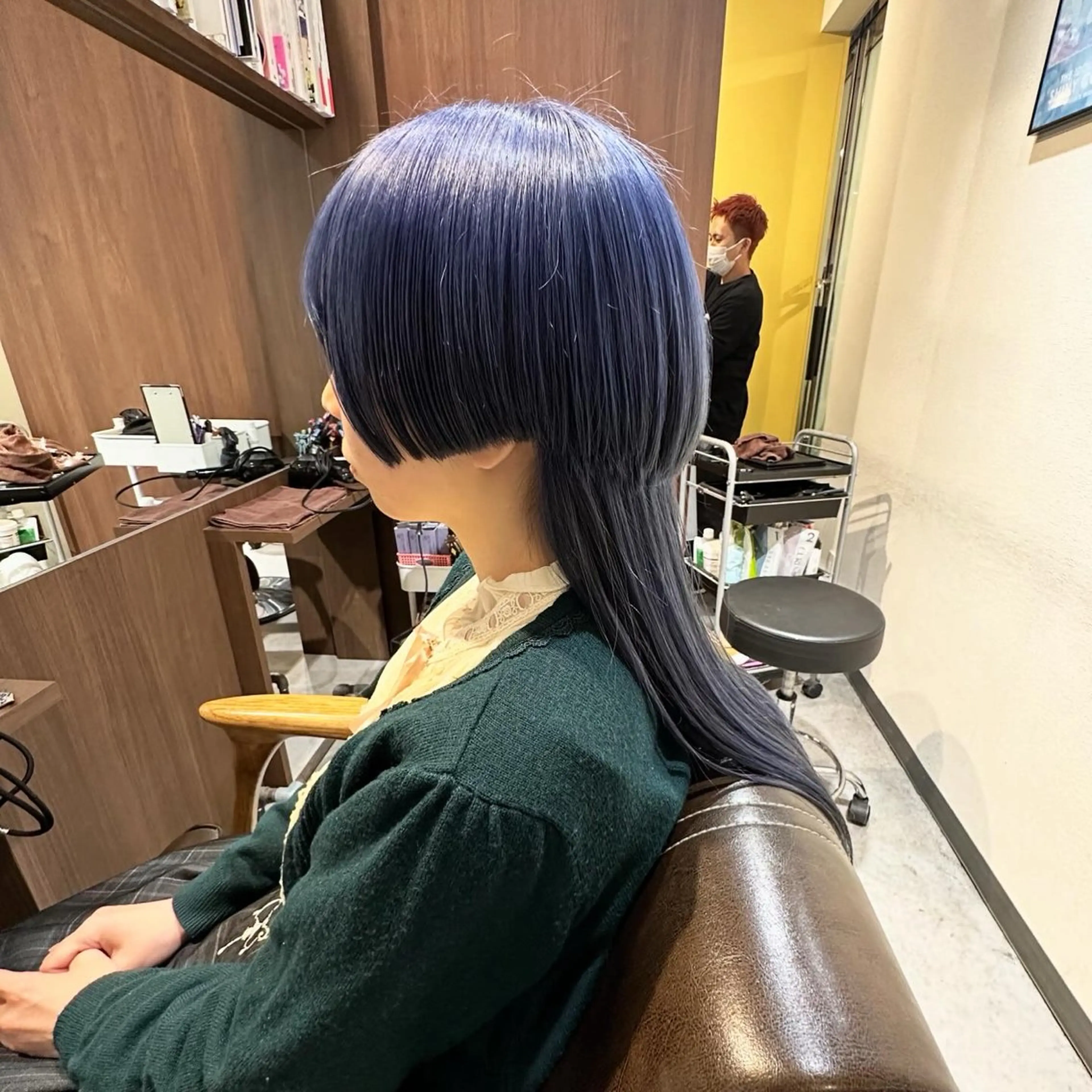 セミロング カラー カット 渡部凌我 小顔ウルフ ハイトーンカラーのヘアスタイル