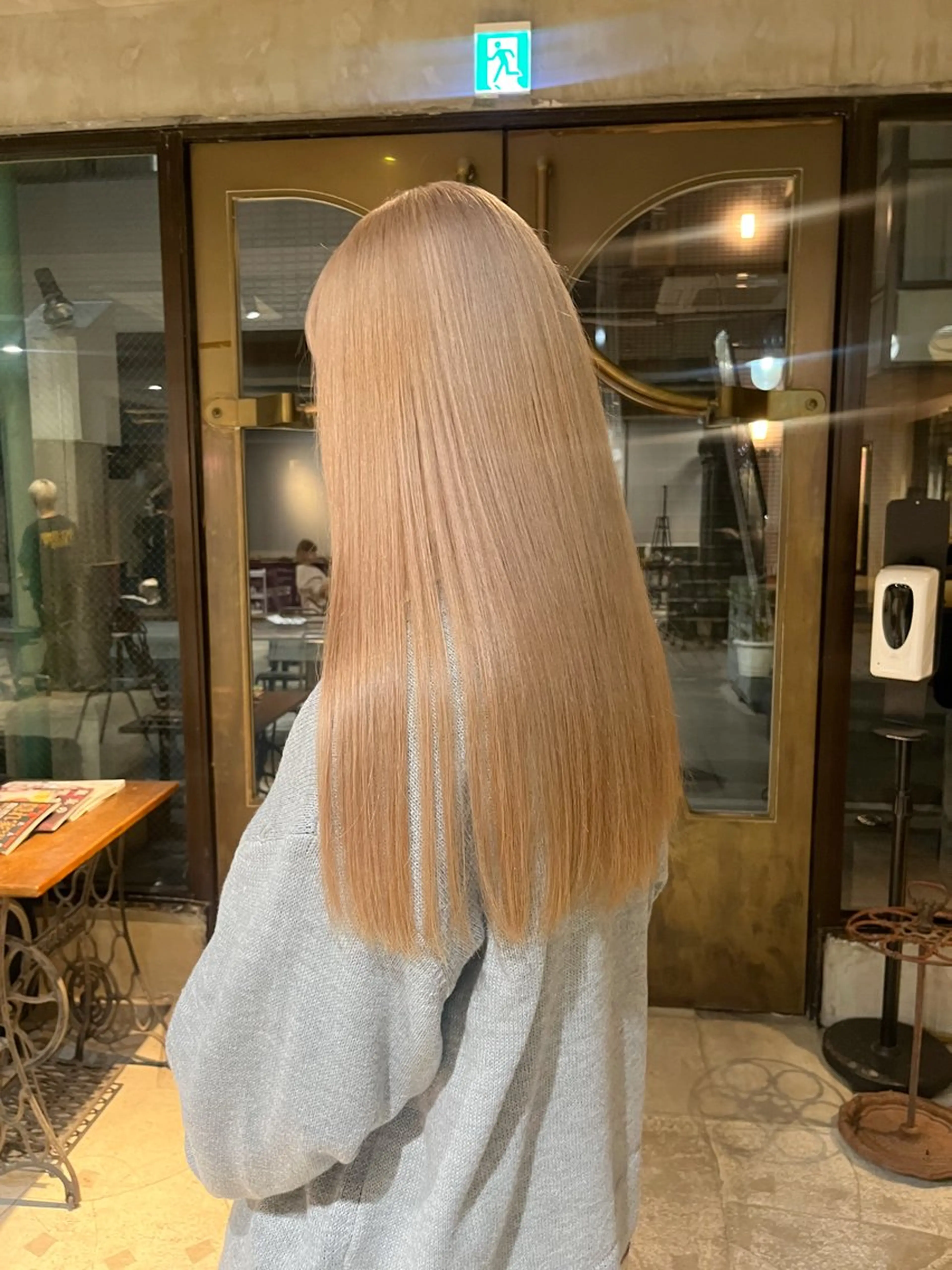 ロング カラー ヘアカラー トリートメント ヘアセット 似合わせベージュ 🍯ayumi🍯のヘアスタイル