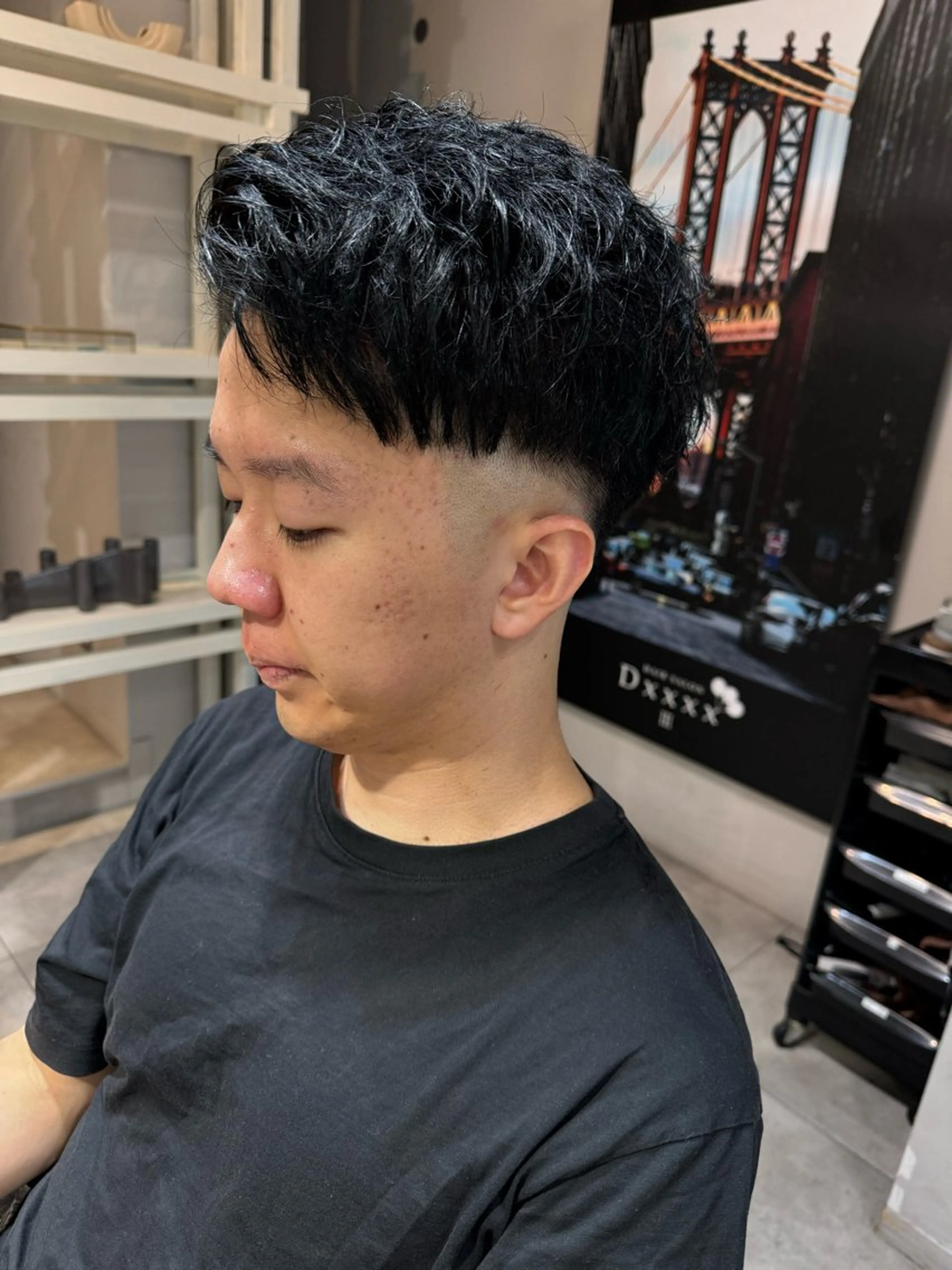 ショート カラー メンズ 黒髪 ブルーカラー ブルーブラック カット ヘアカラー トリートメント 似合う髪型が 分からない方へのヘアスタイル