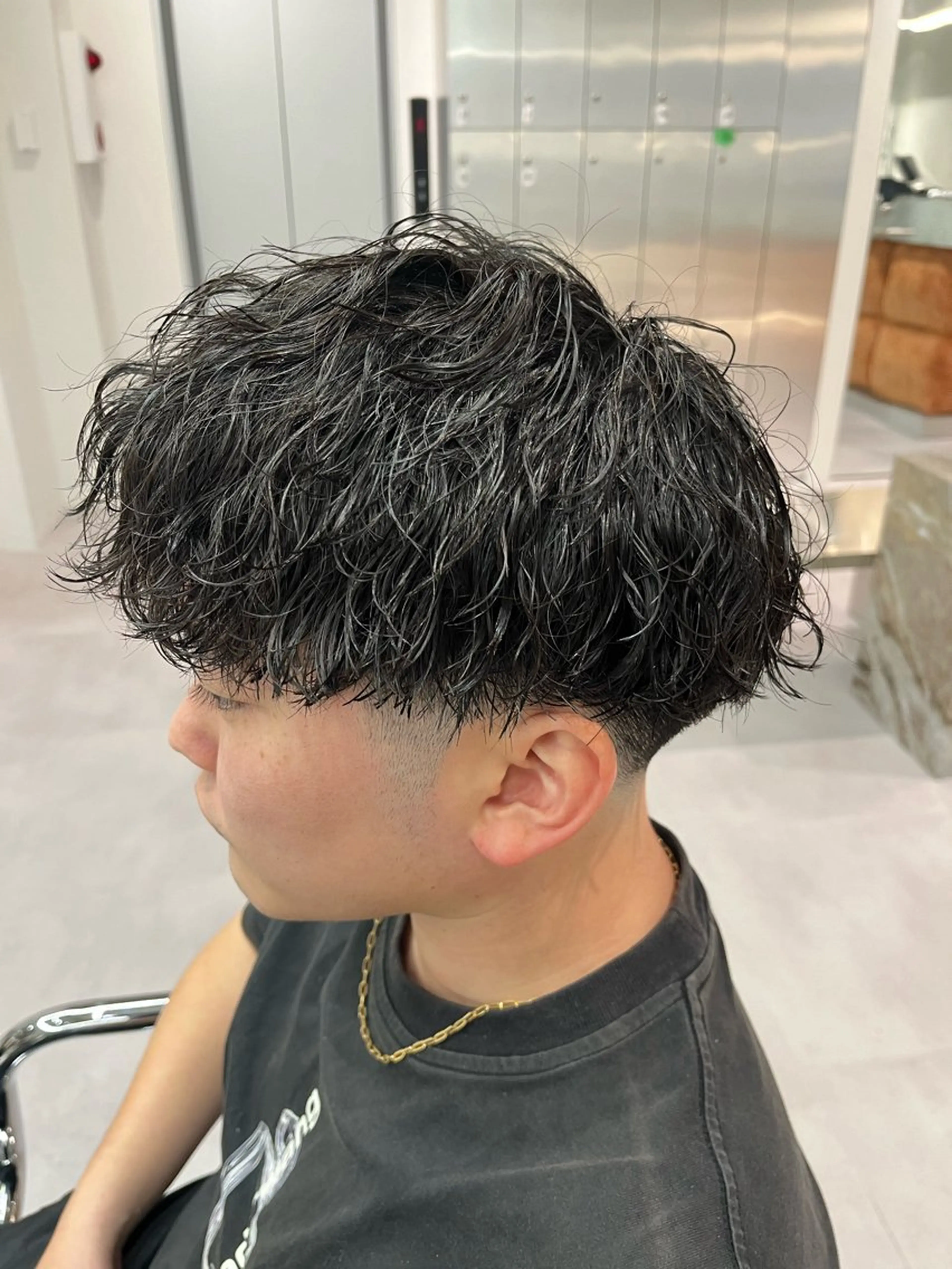 ショート パーマ メンズ ⚡メンズパーマフ ェードカットTomyのヘアスタイル