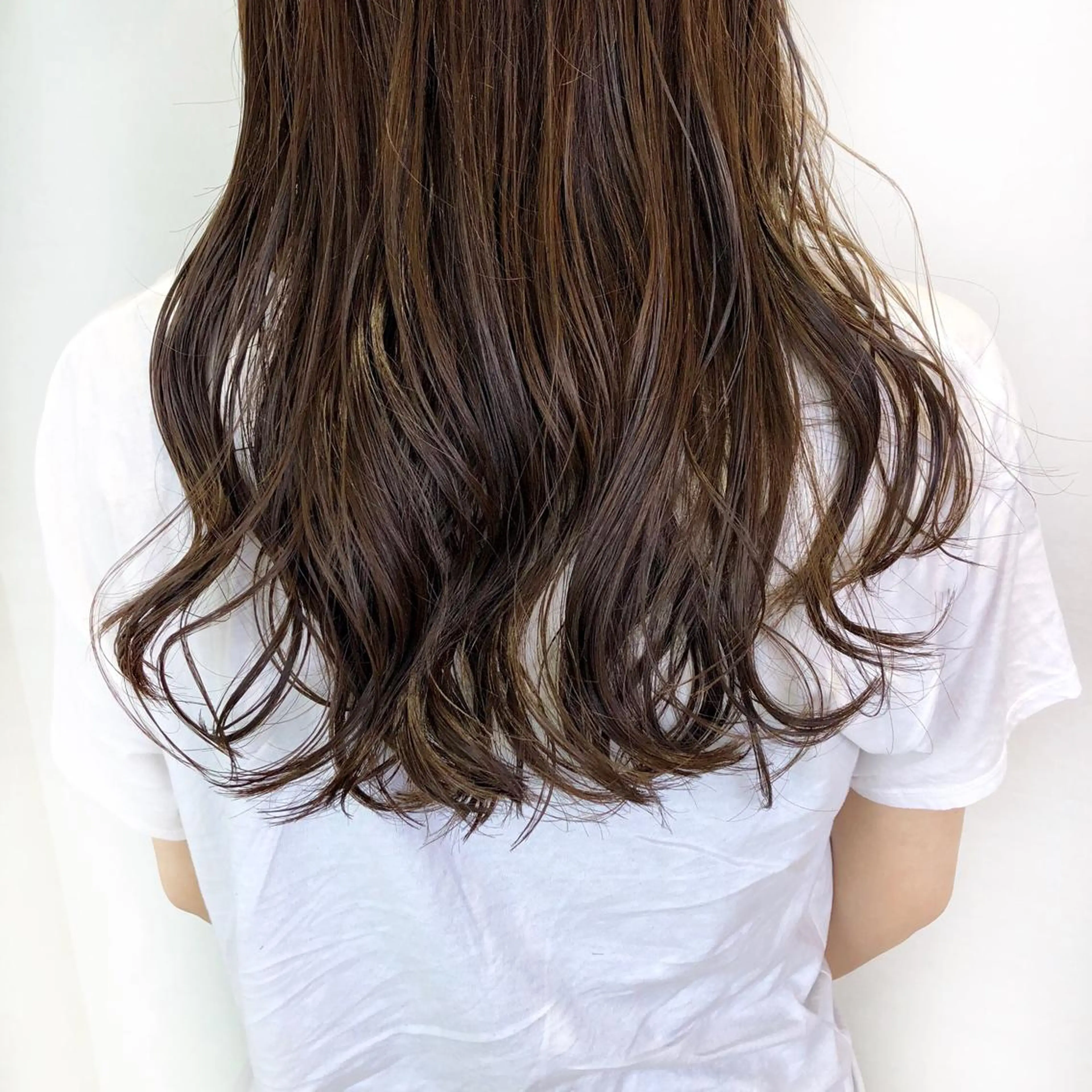 ロング カラー イルミナカラー 小顔レイヤー/ ベージュ🤍Rieのヘアスタイル