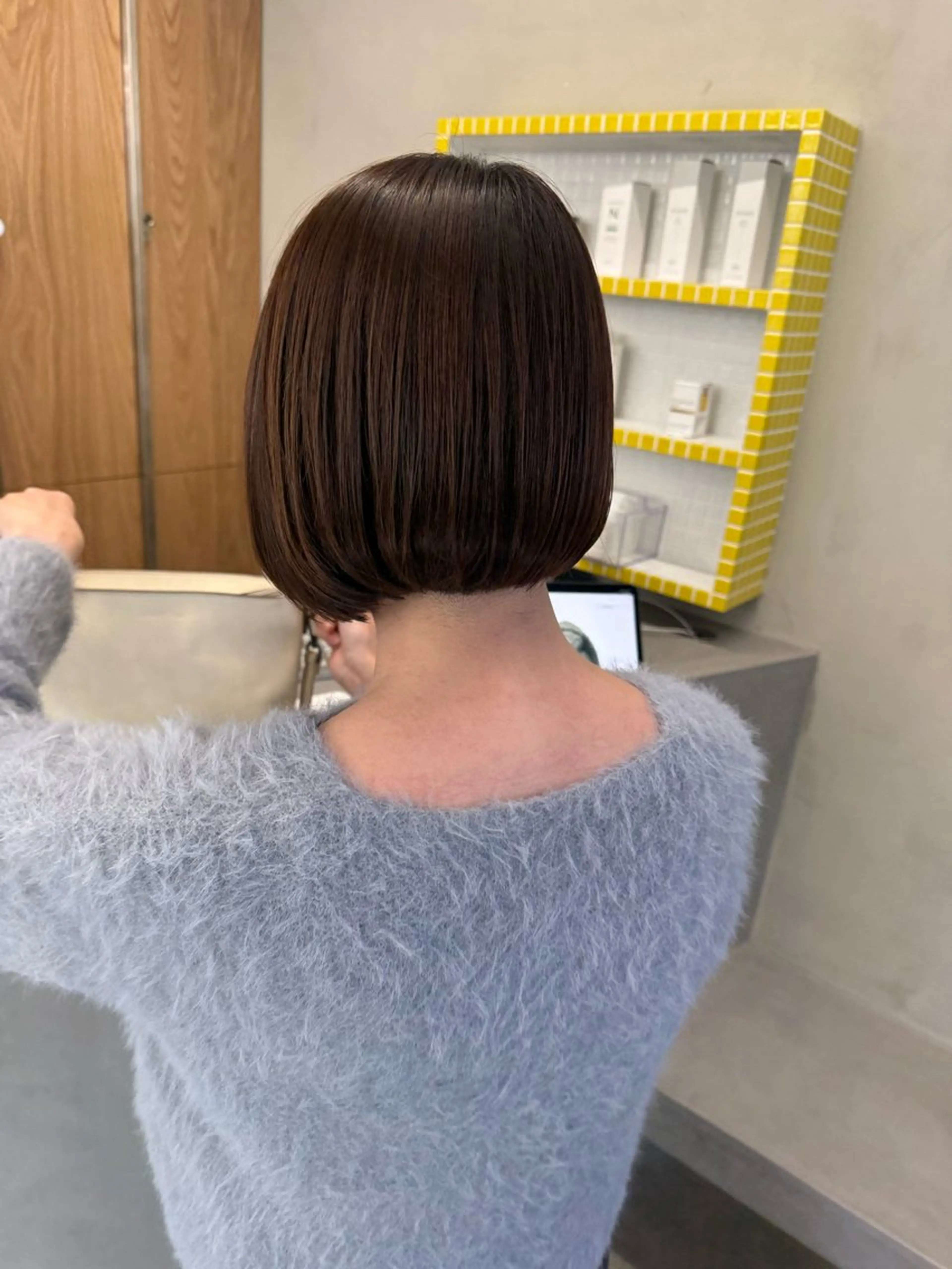 ミディアム カラー ミディアムレイヤー アッシュ ベージュカラー ブリーチ 透明感カラー カット ヘアカラー トリートメント 誰より丁寧なカット/ 小林輝/レイヤーのヘアスタイル