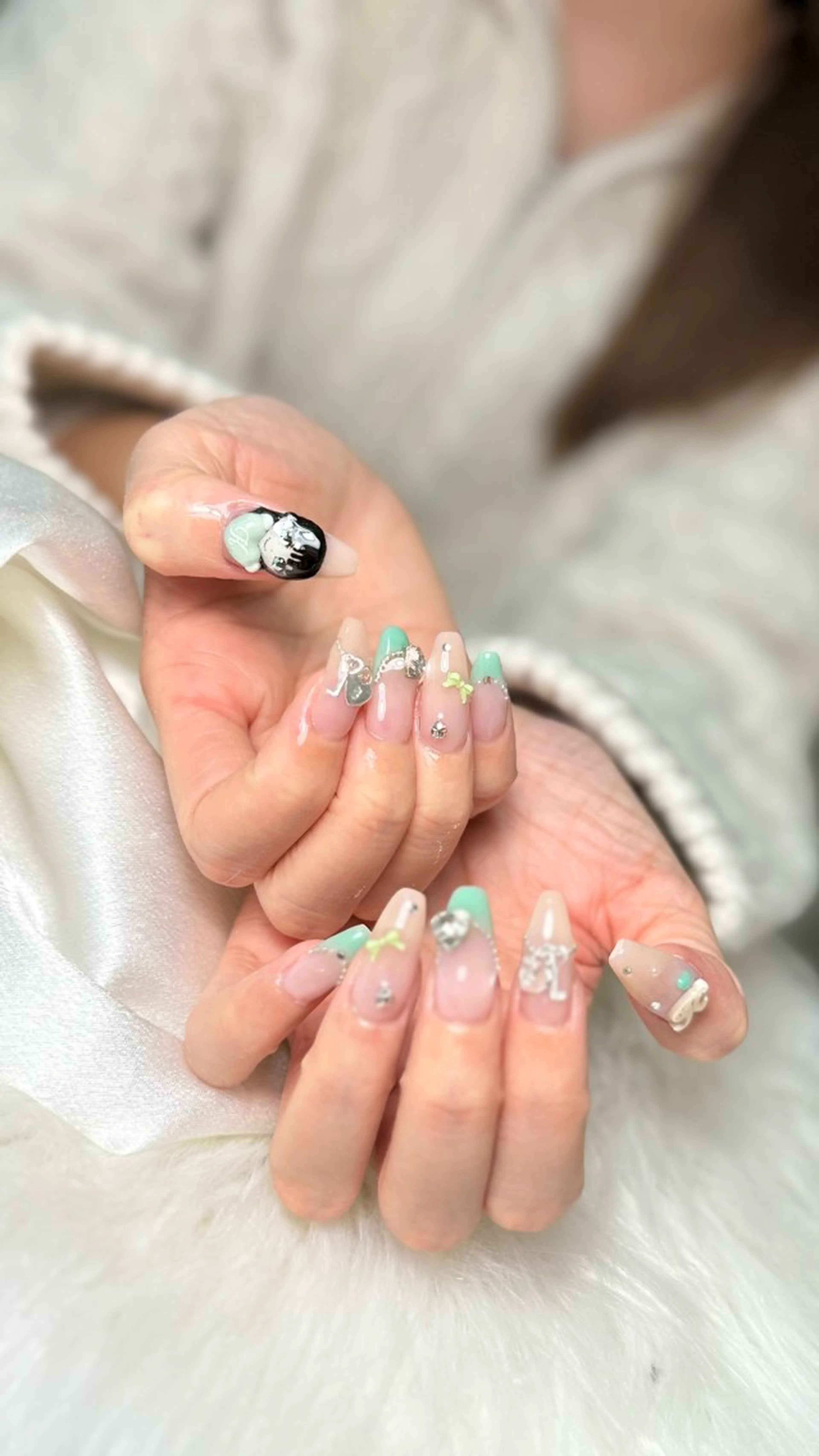 ネイル ハンドネイル ハンドケア ルシイ🎀新宿長さ 出しパーツ専門店のネイルデザイン