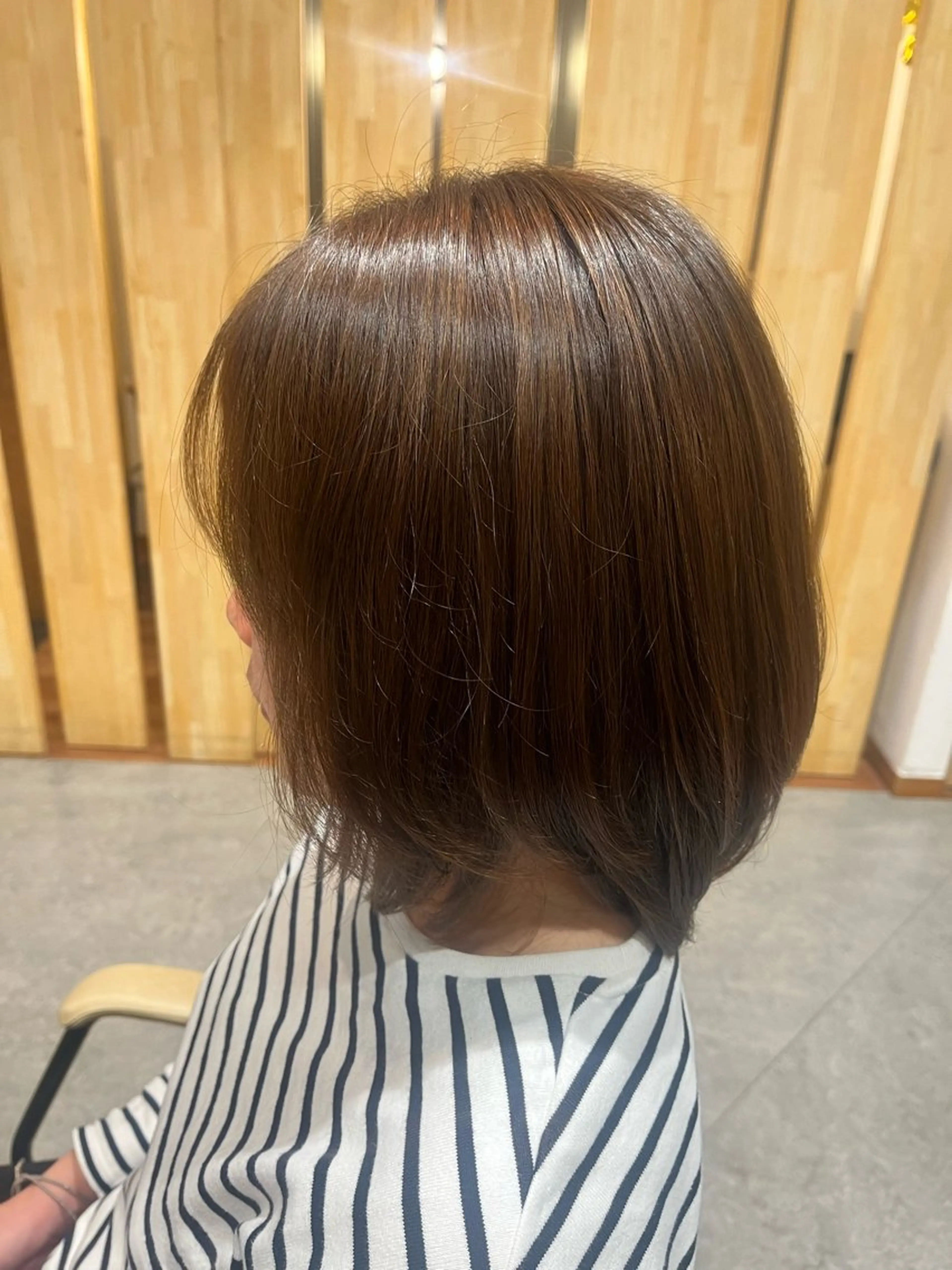 セミロング カラー ブルーカラー オレンジ バイオレットカラー 岩田 舞美のヘアスタイル