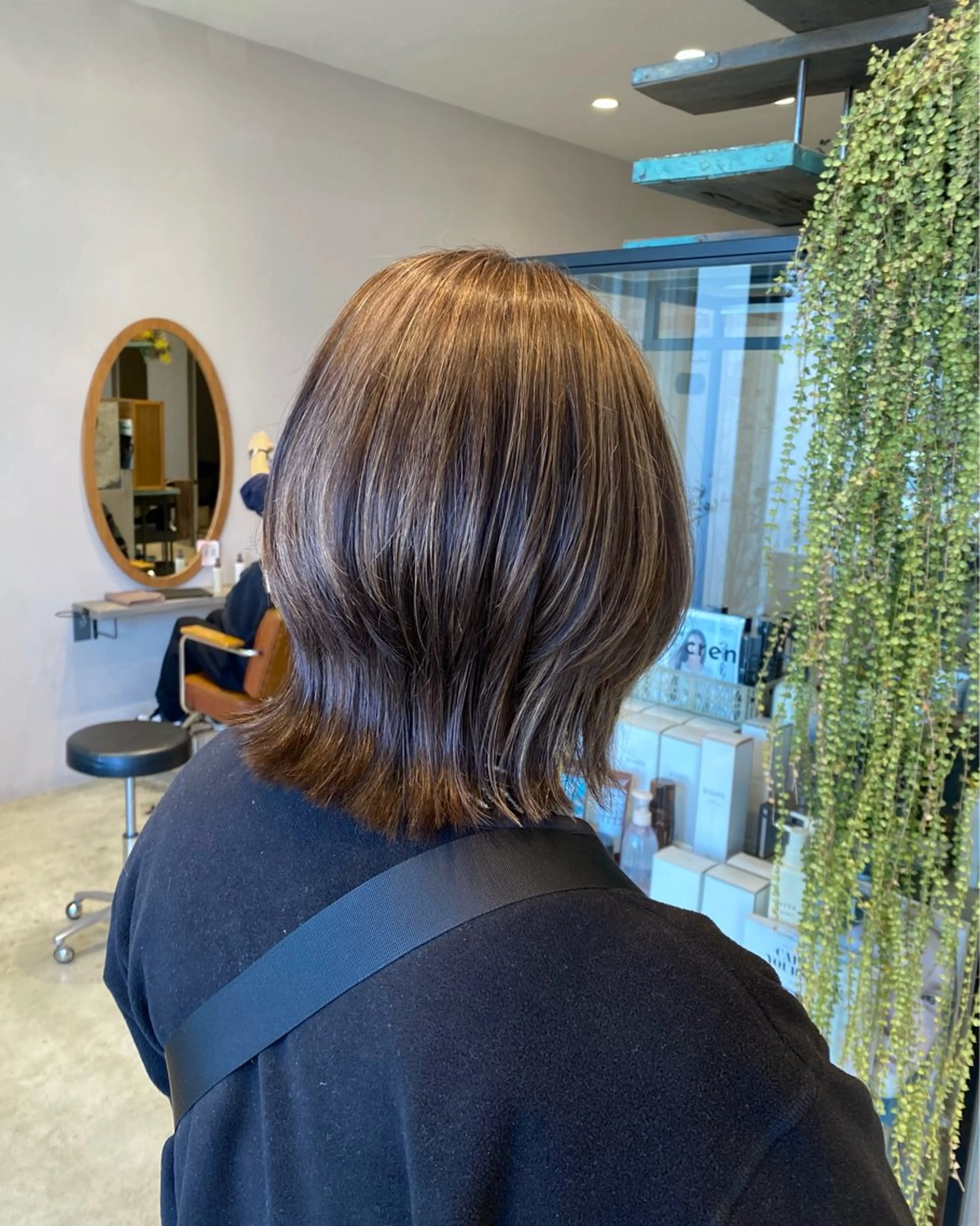 ミディアム カット 市川 あいりのヘアスタイル