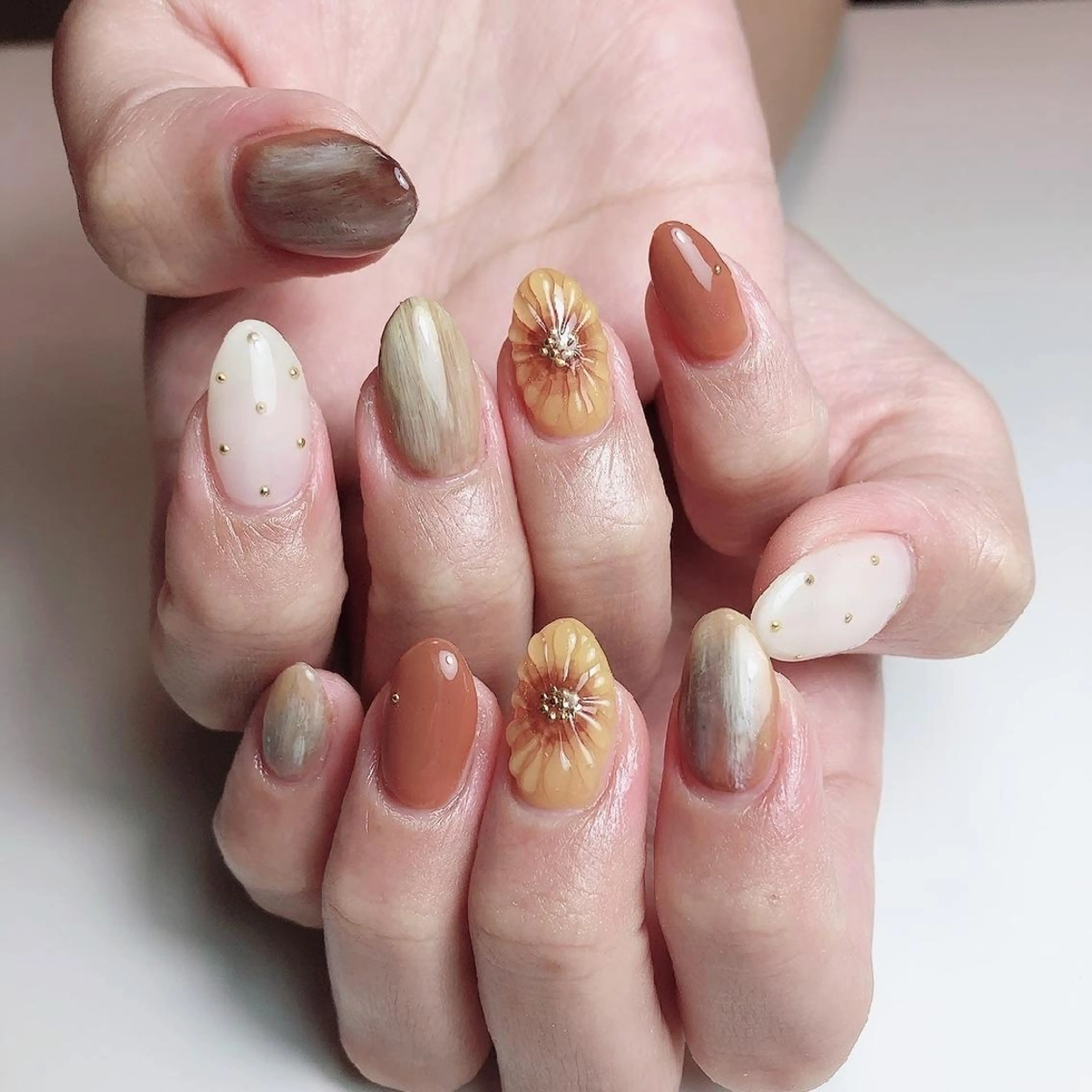 ミディアム ネイル ☺︎山部 志麻☺︎のネイルデザイン