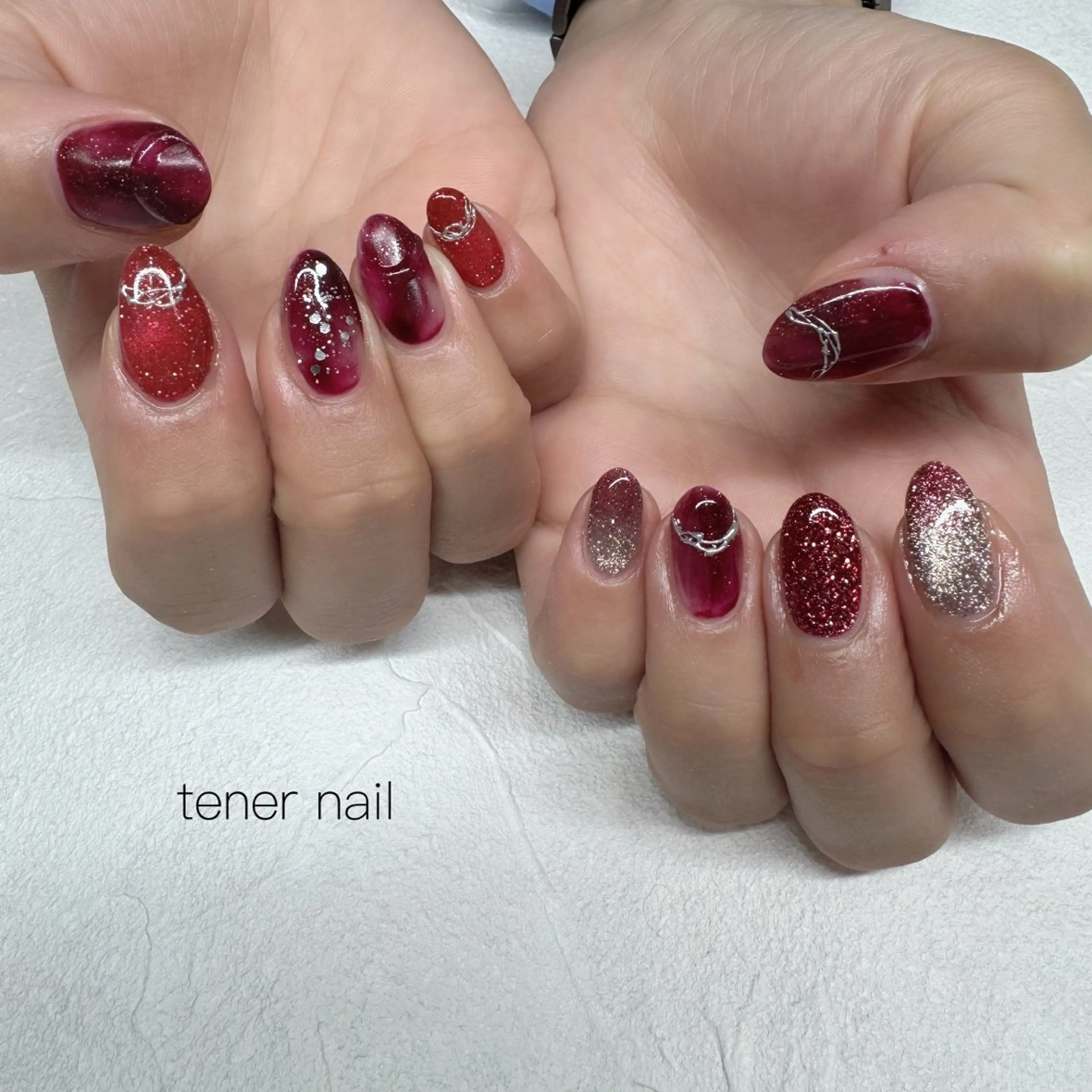 ネイル ニュアンスネイル 赤色 ハンドネイル tener  nail  テネルネイル所属・テネルネイル tener nailのネイルデザイン