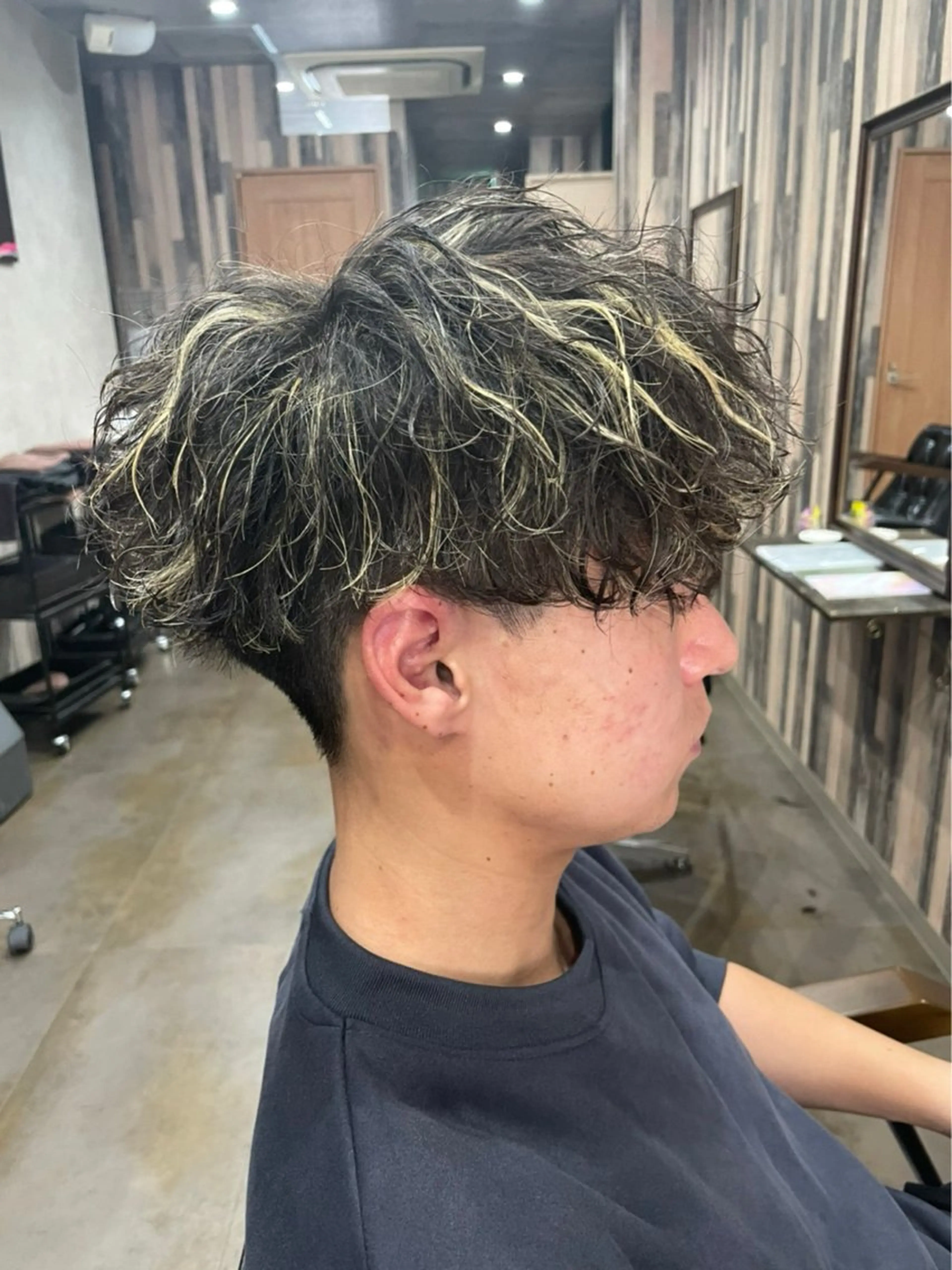 ショート カラー メンズ メンズハイライト ハイライトカラー ハイライト カット ヘアカラー 🔥EDEN春日部パ ーマ特化SHOTAのヘアスタイル