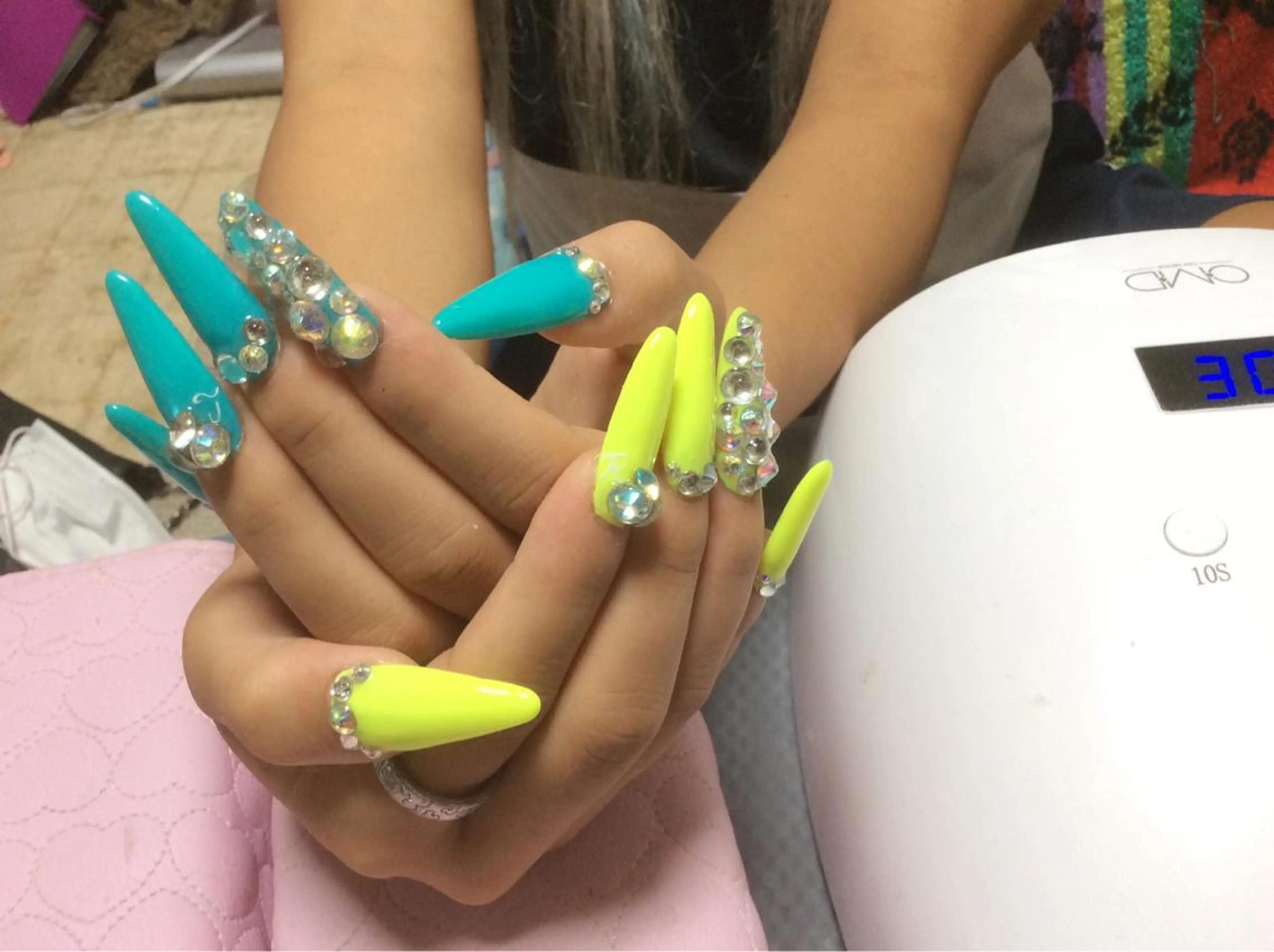 ネイル フラワー ムーンのネイルデザイン