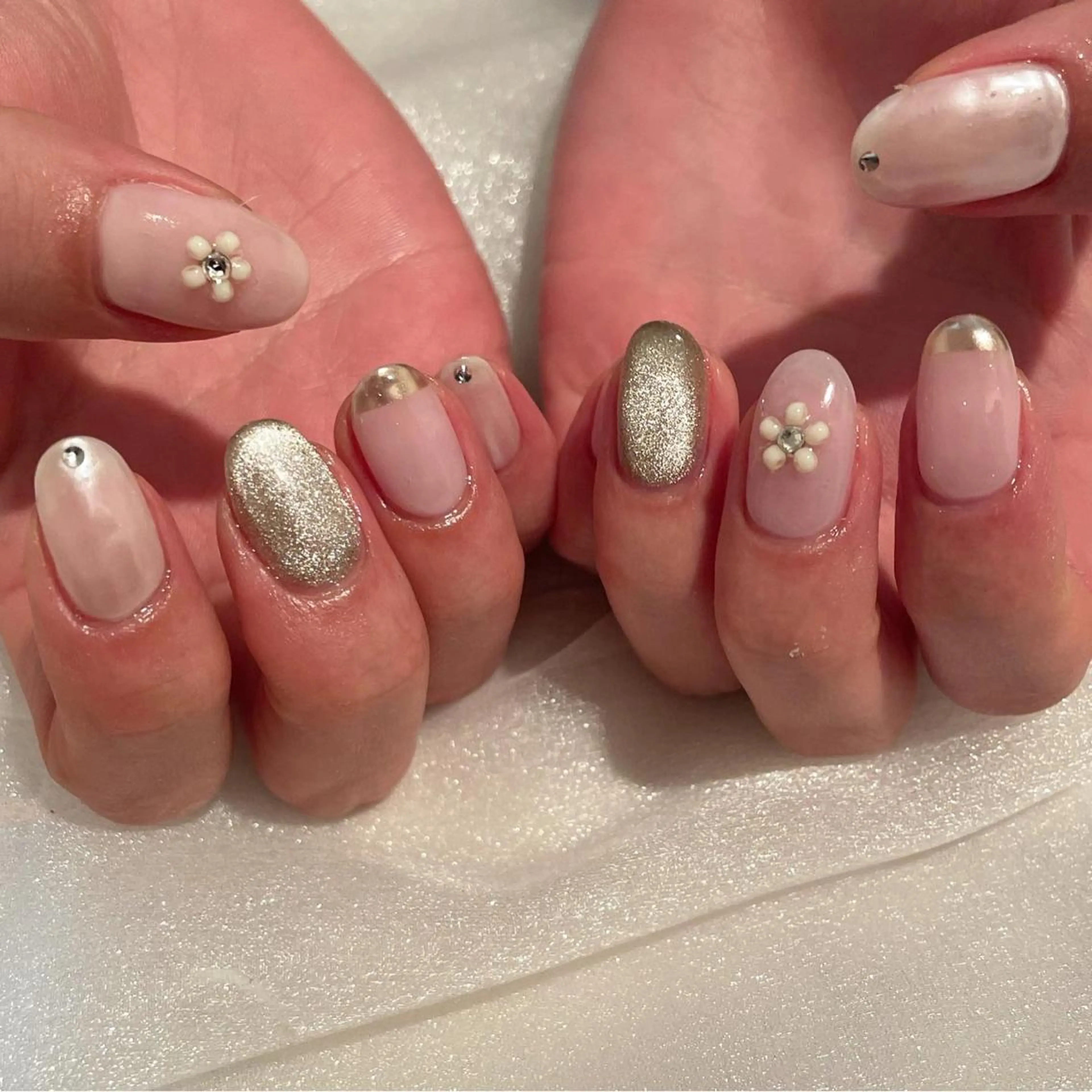 ネイル フラワーネイル フレンチネイル ガーリー マグネットネイル ミラーネイル ハンドネイル ハンドケア lylynail YUUKAのネイルデザイン