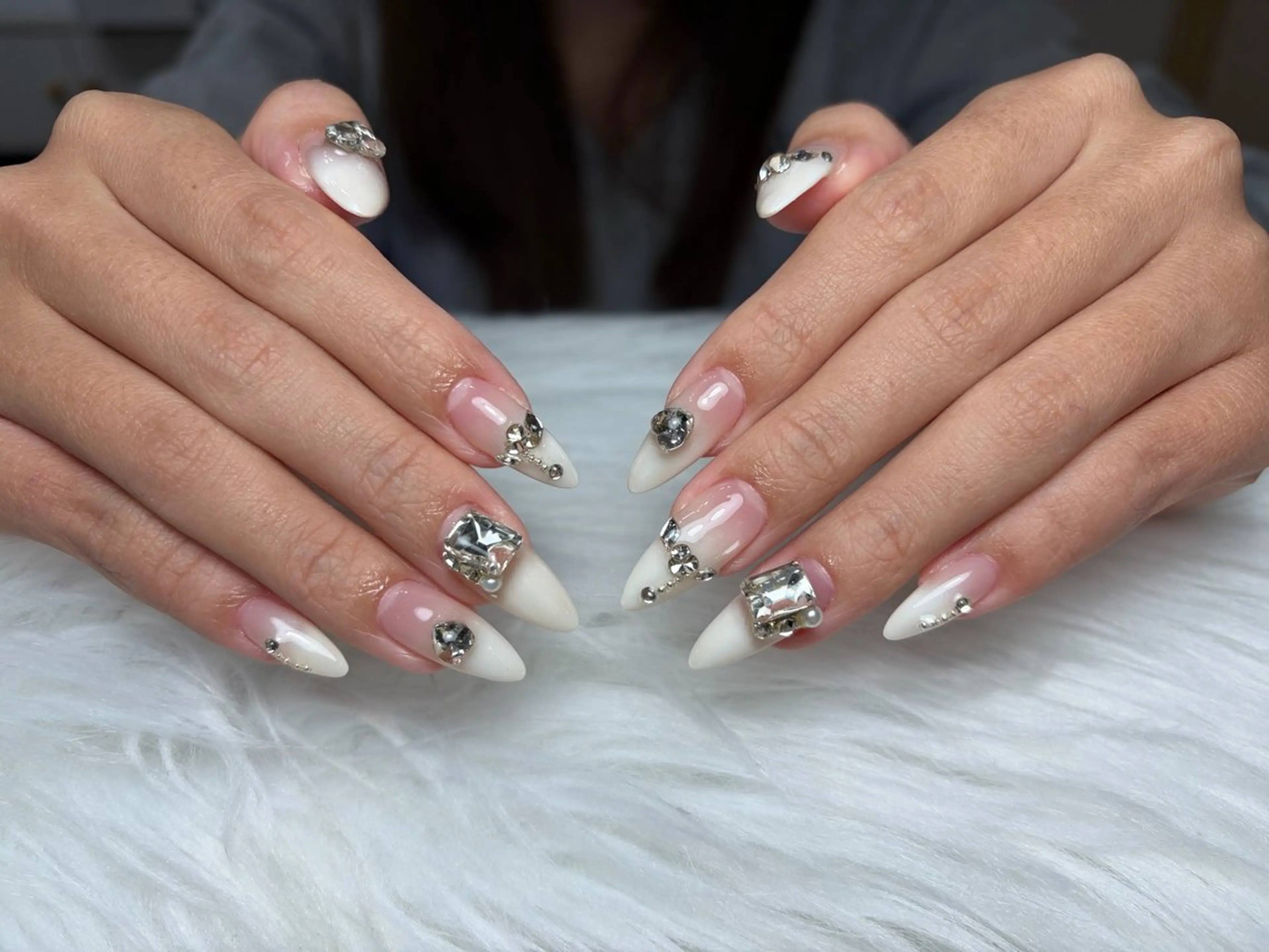 ネイル アートネイル 長さ出し ジェルネイル マグネットネイル ニュアンスネイル ハンドネイル Cloudy Chan Nailのネイルデザイン