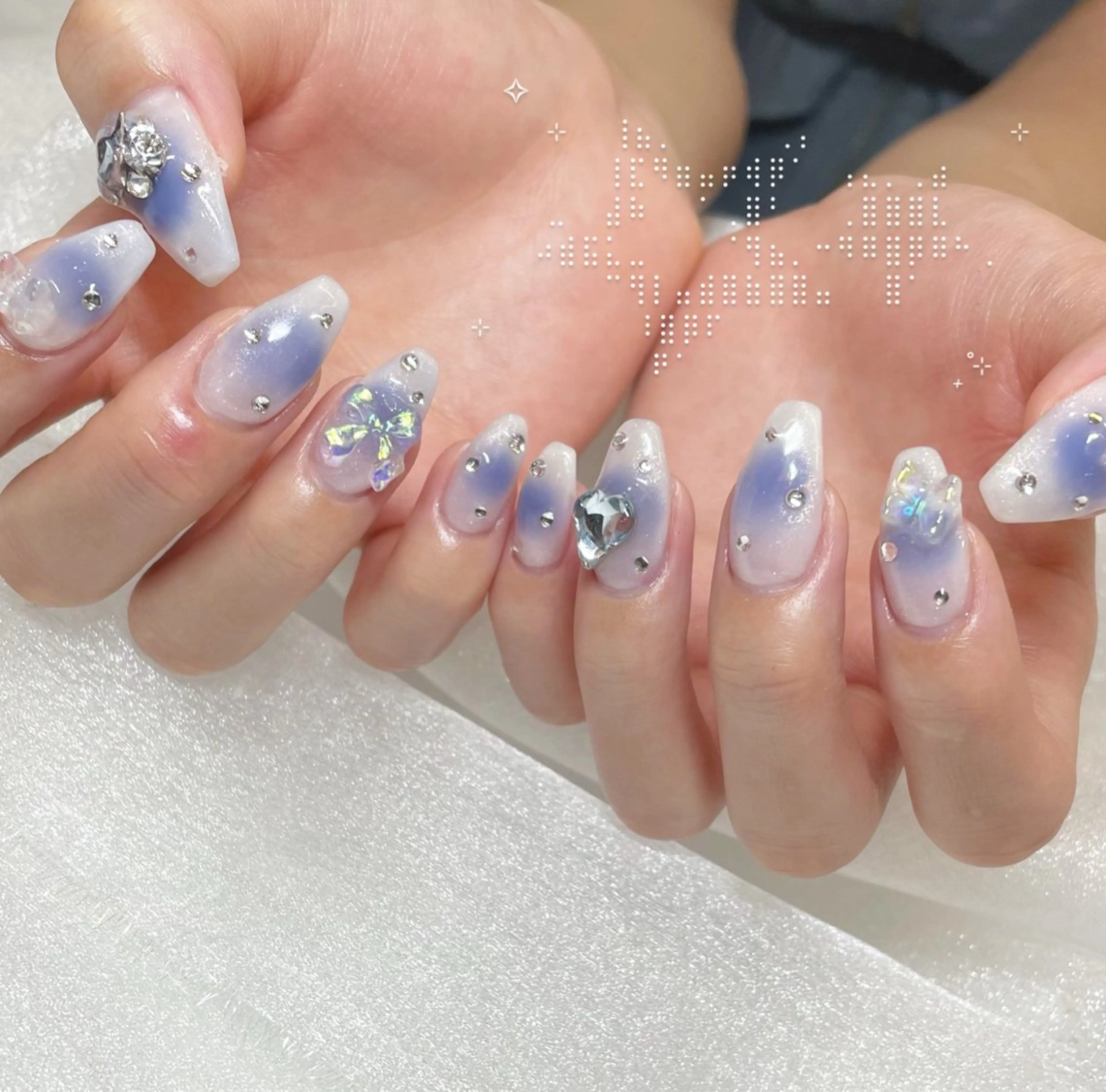 ネイル ブルー チークネイル キラキラネイル 水色 ハンドネイル Tsukahara 🌷仙台PARCOのネイルデザイン