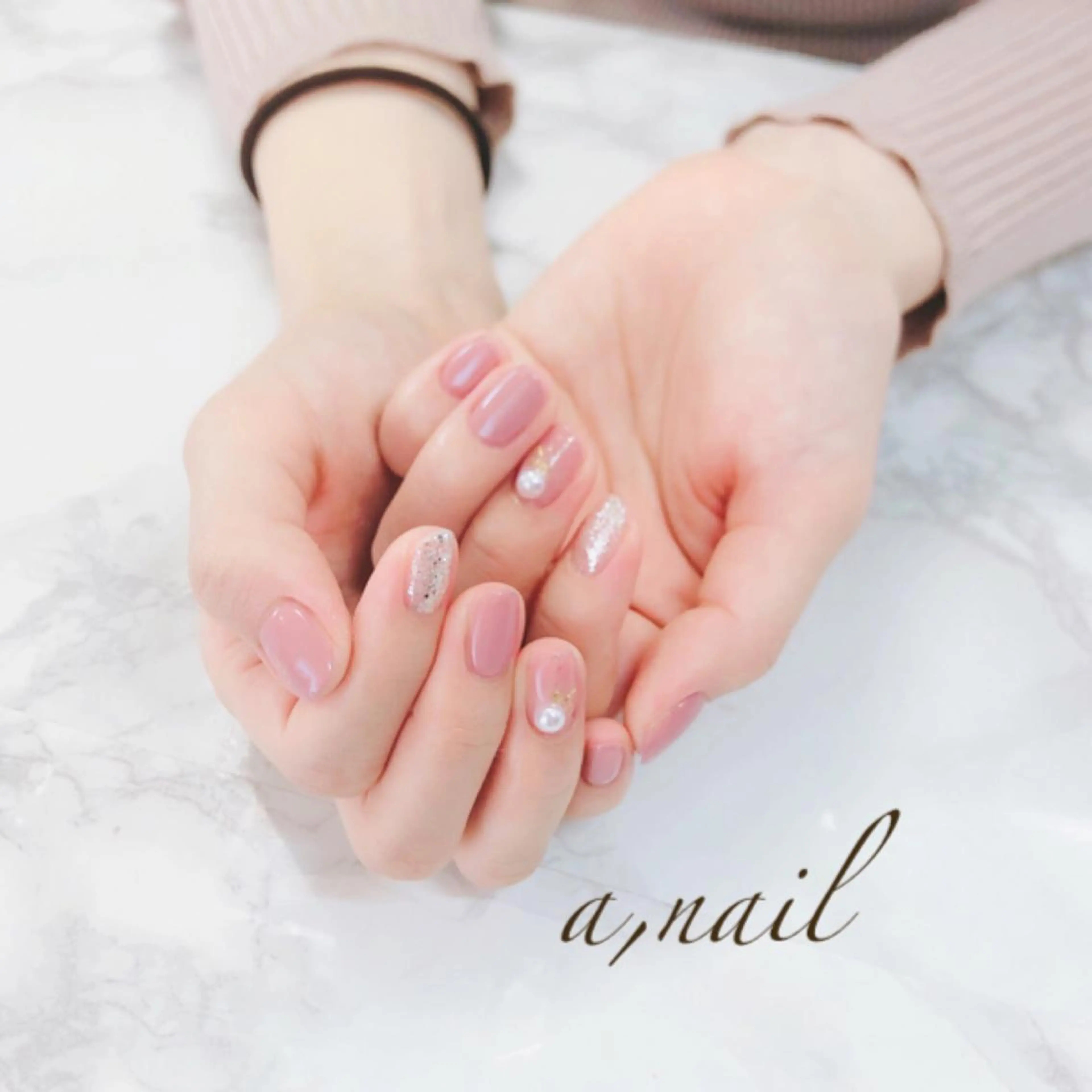 ネイル フラワーネイル フットネイル ジェルネイル グラデーション ラメ(グリッター) ハンドネイル ネイルサロン エーネイルのネイルデザイン