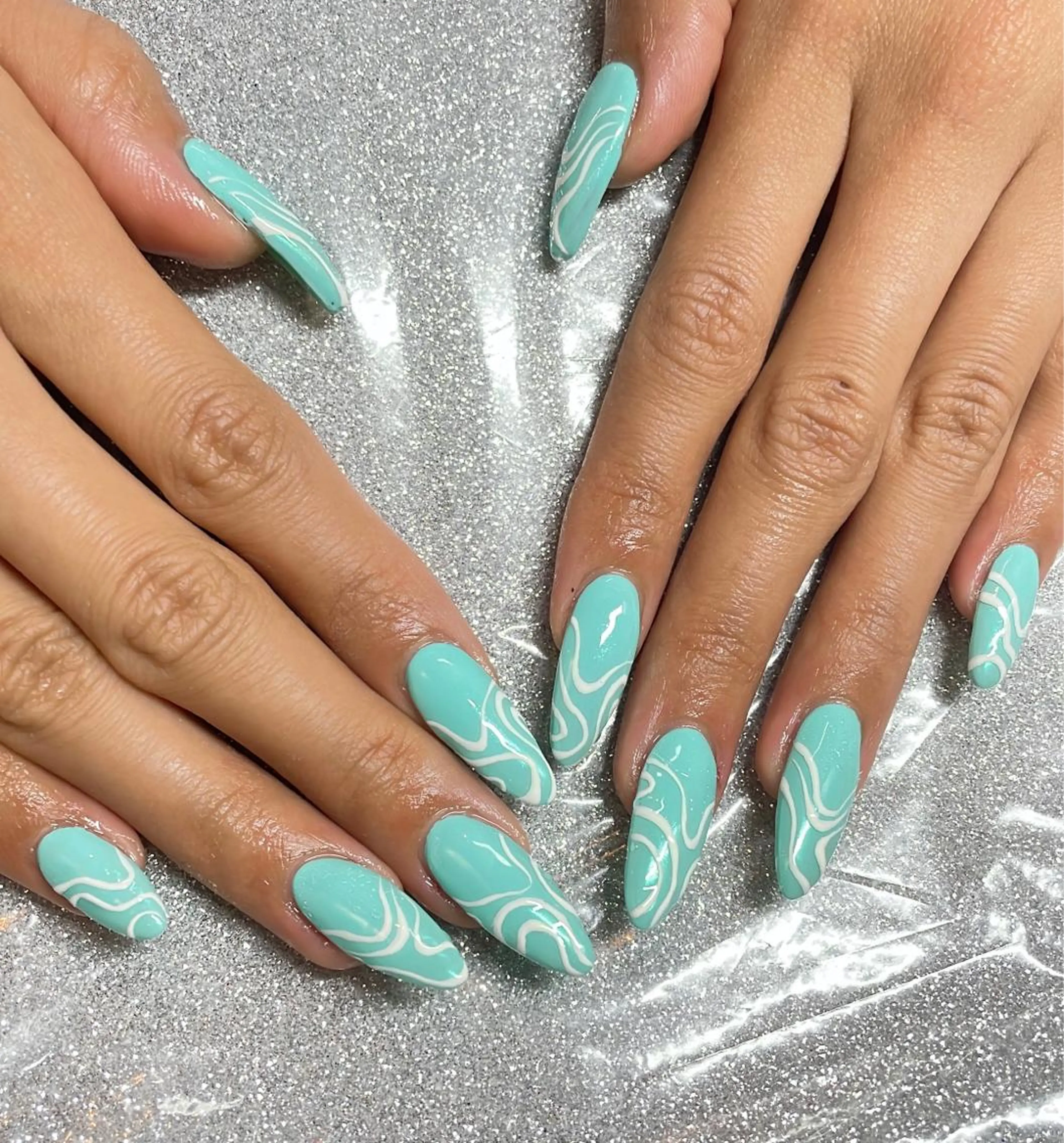 ネイル ハンドネイル VIERU 🌈🎀💖のネイルデザイン