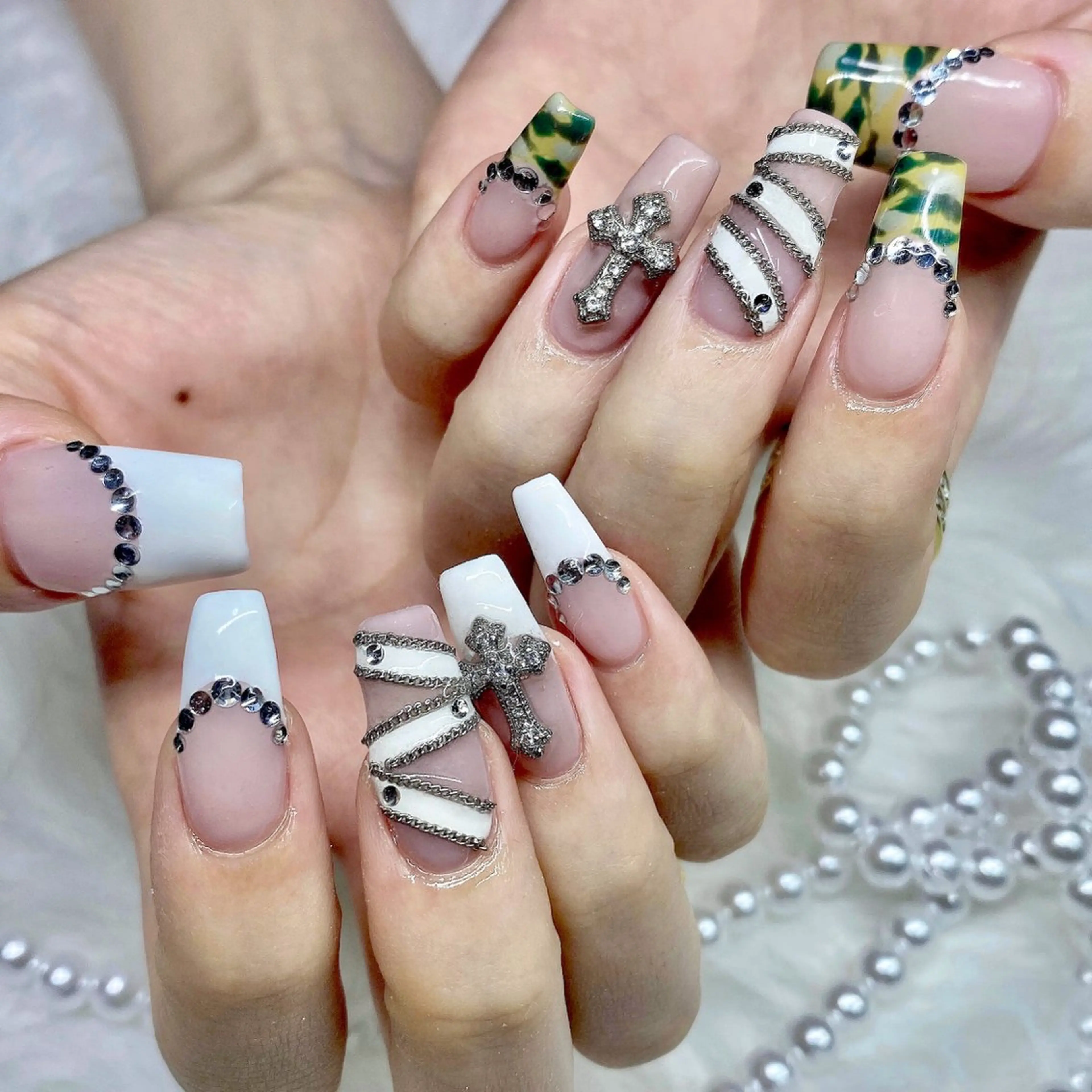 ネイル ハンドネイル ayaka ギャルネイル🎀のネイルデザイン