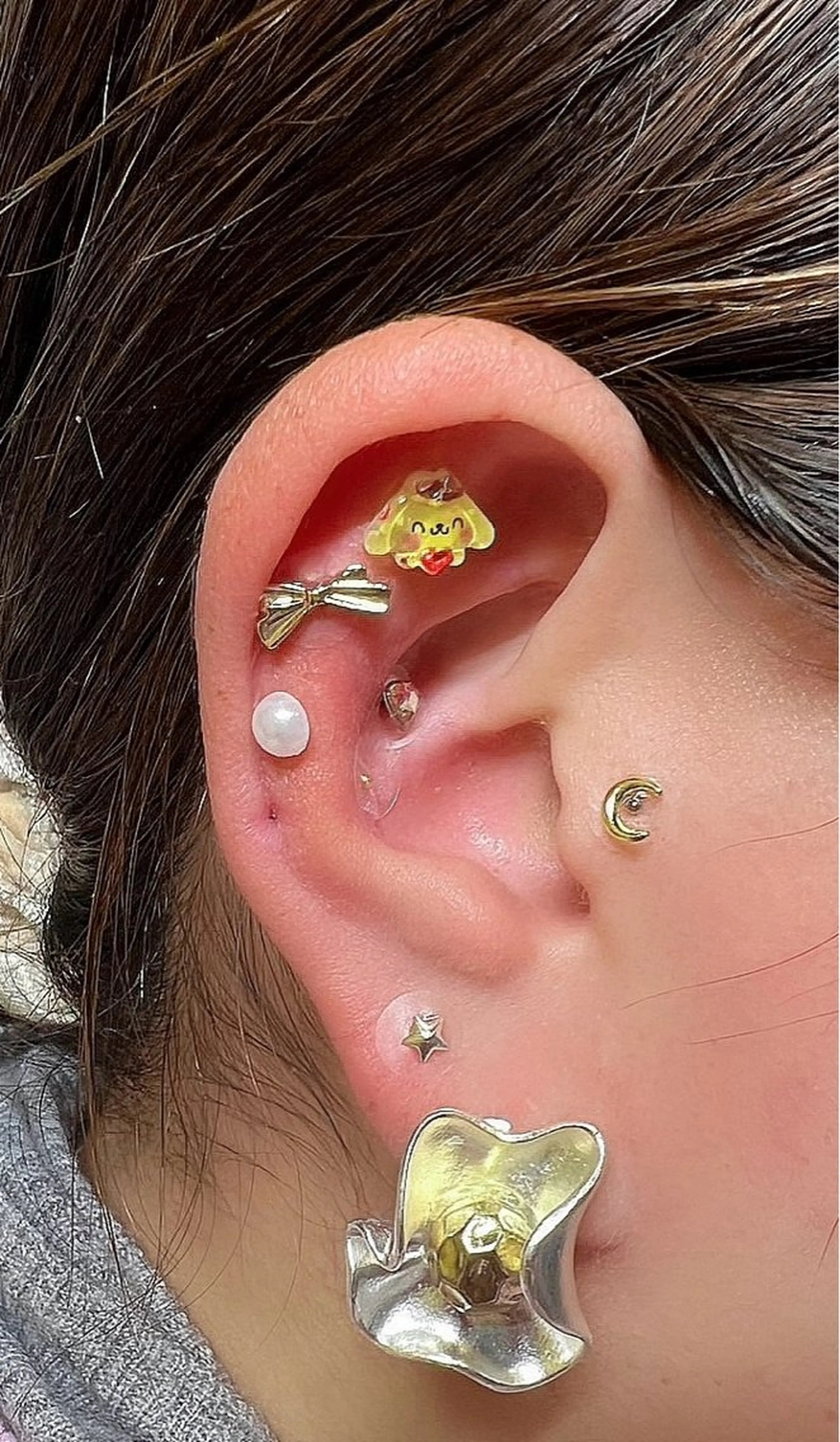 話題の耳ツボジュエリー6個(パーツ大1.中2)👂💎✨の写真