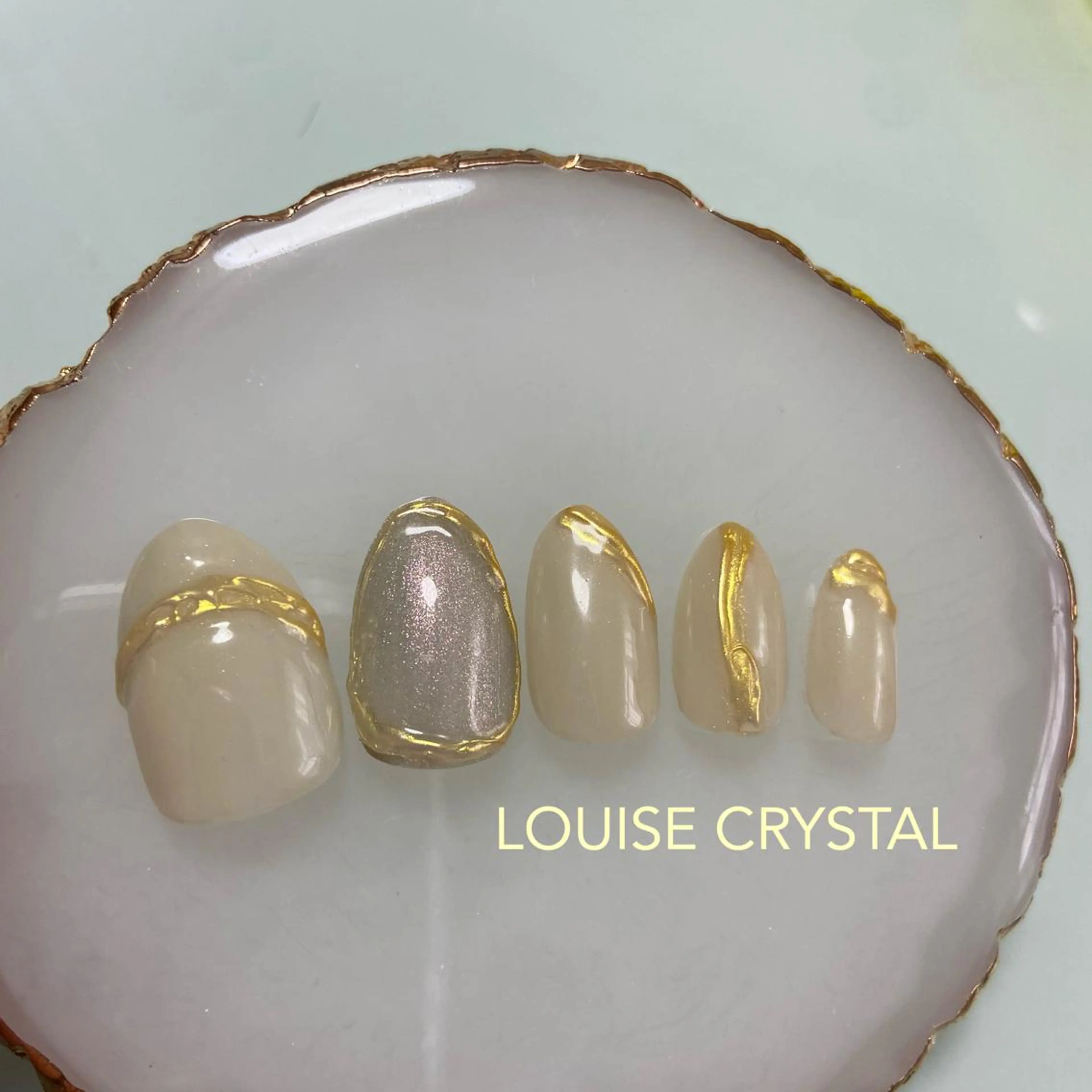ネイル ネイルチップ LOUISE CRYSTALのネイルデザイン