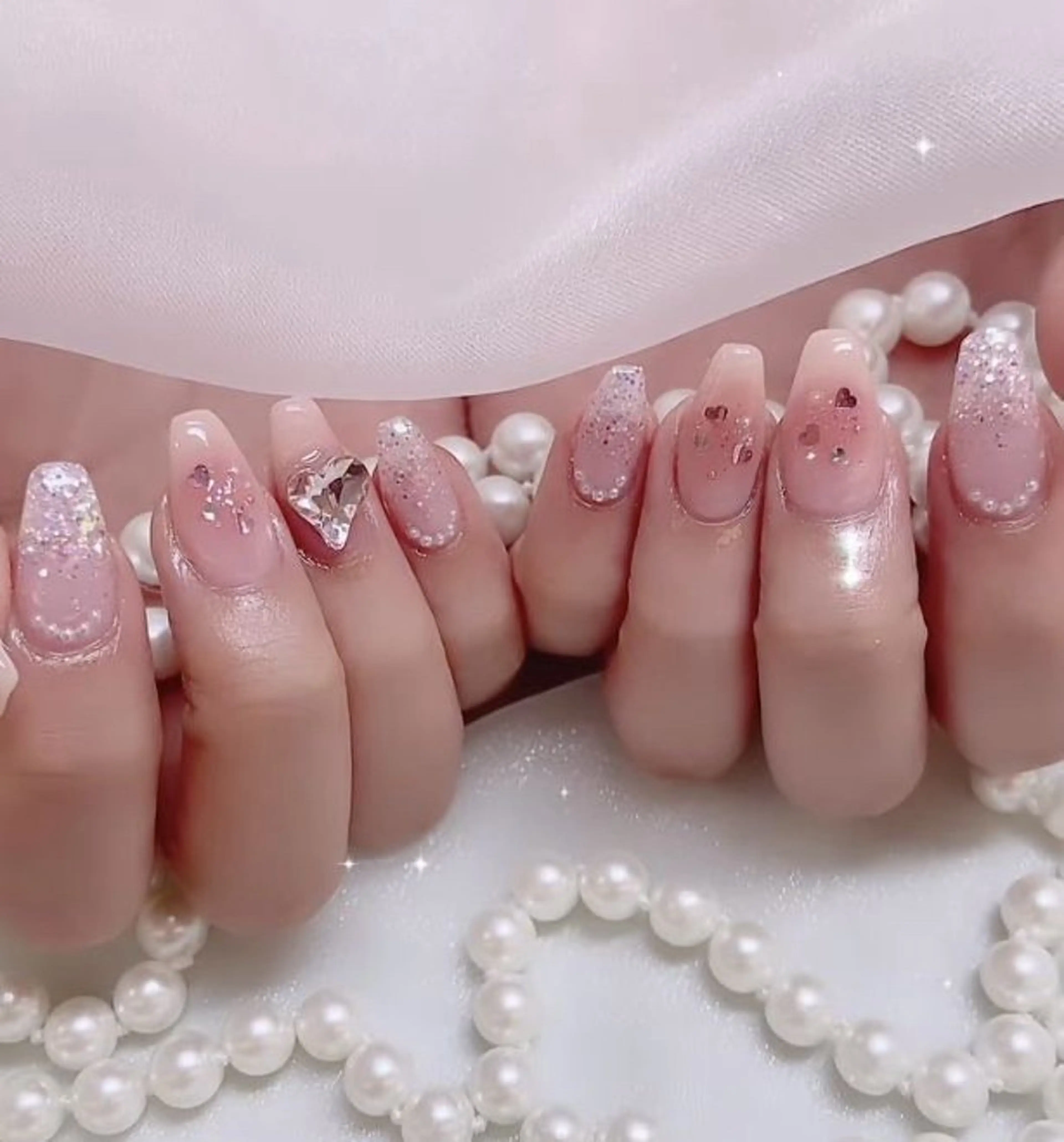 カラー グラデーションカラー ピンクカラー ハンドネイル AIN Nailのネイルデザイン