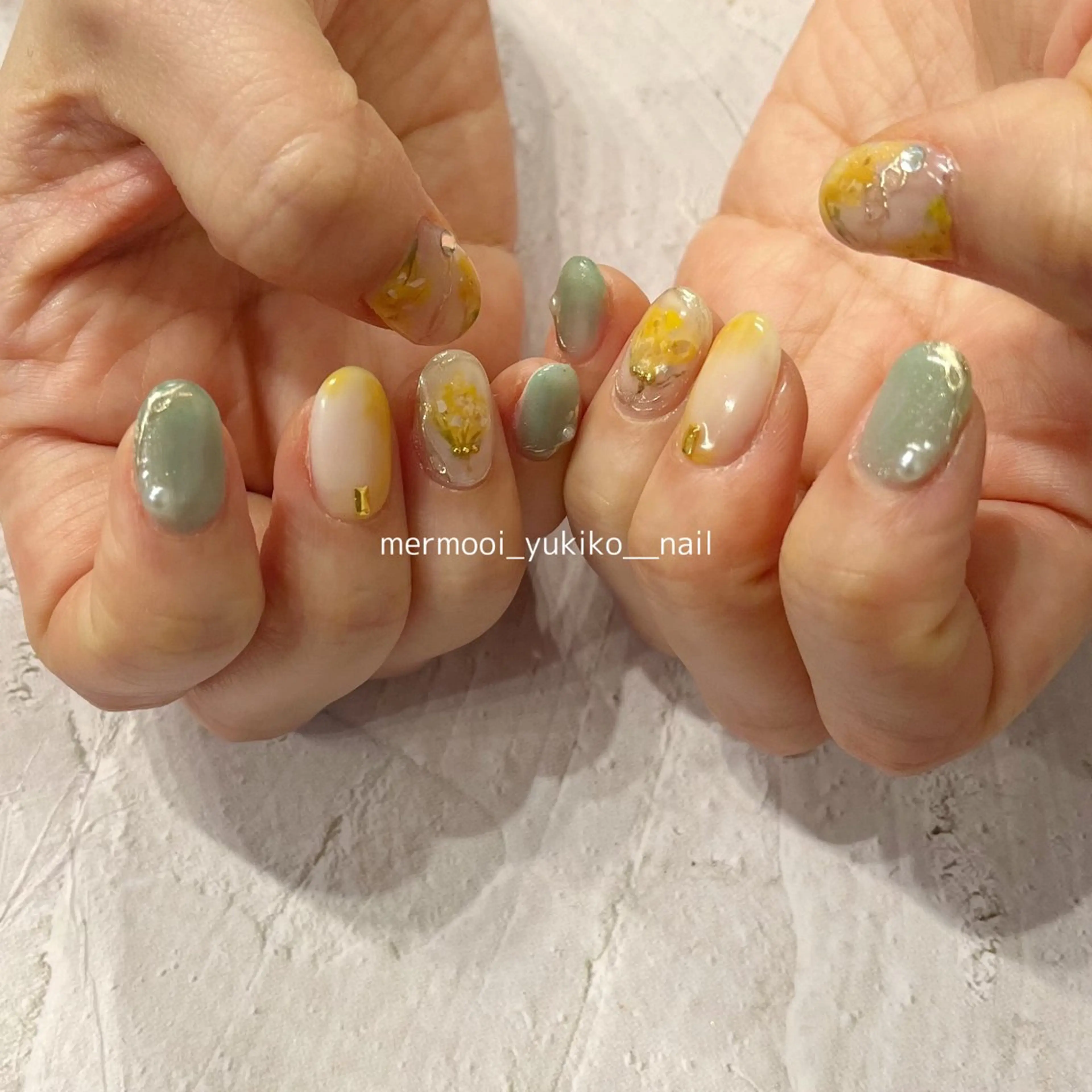 ネイル ジェルネイル グリーン 韓国ネイル パラジェル スカルプネイル ハンドネイル mermooi所属・melumooi nailのネイルデザイン