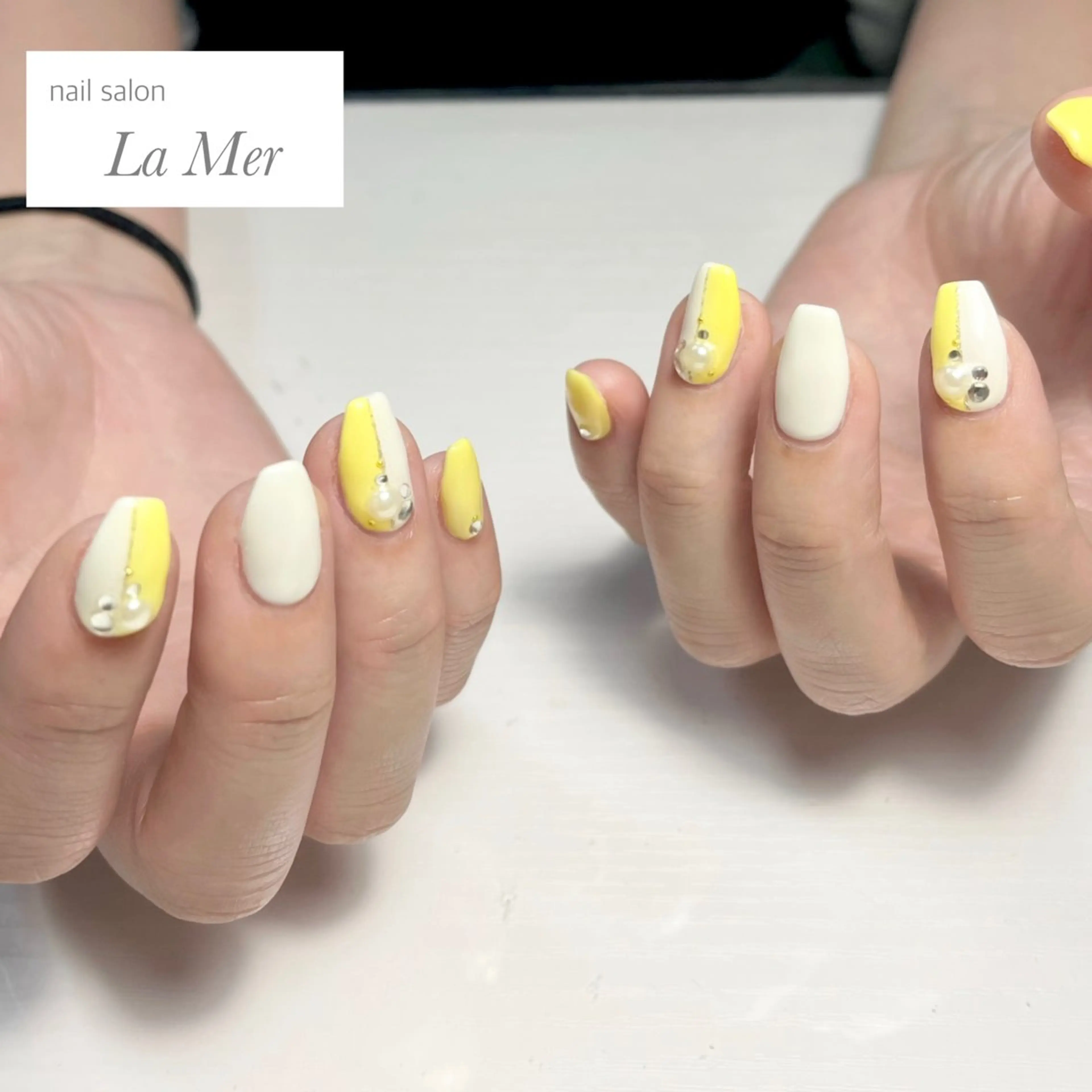 ネイル カジュアル ゴールド オフィスネイル シンプルネイル 春ネイル ハンドネイル nailsalon La Merのネイルデザイン