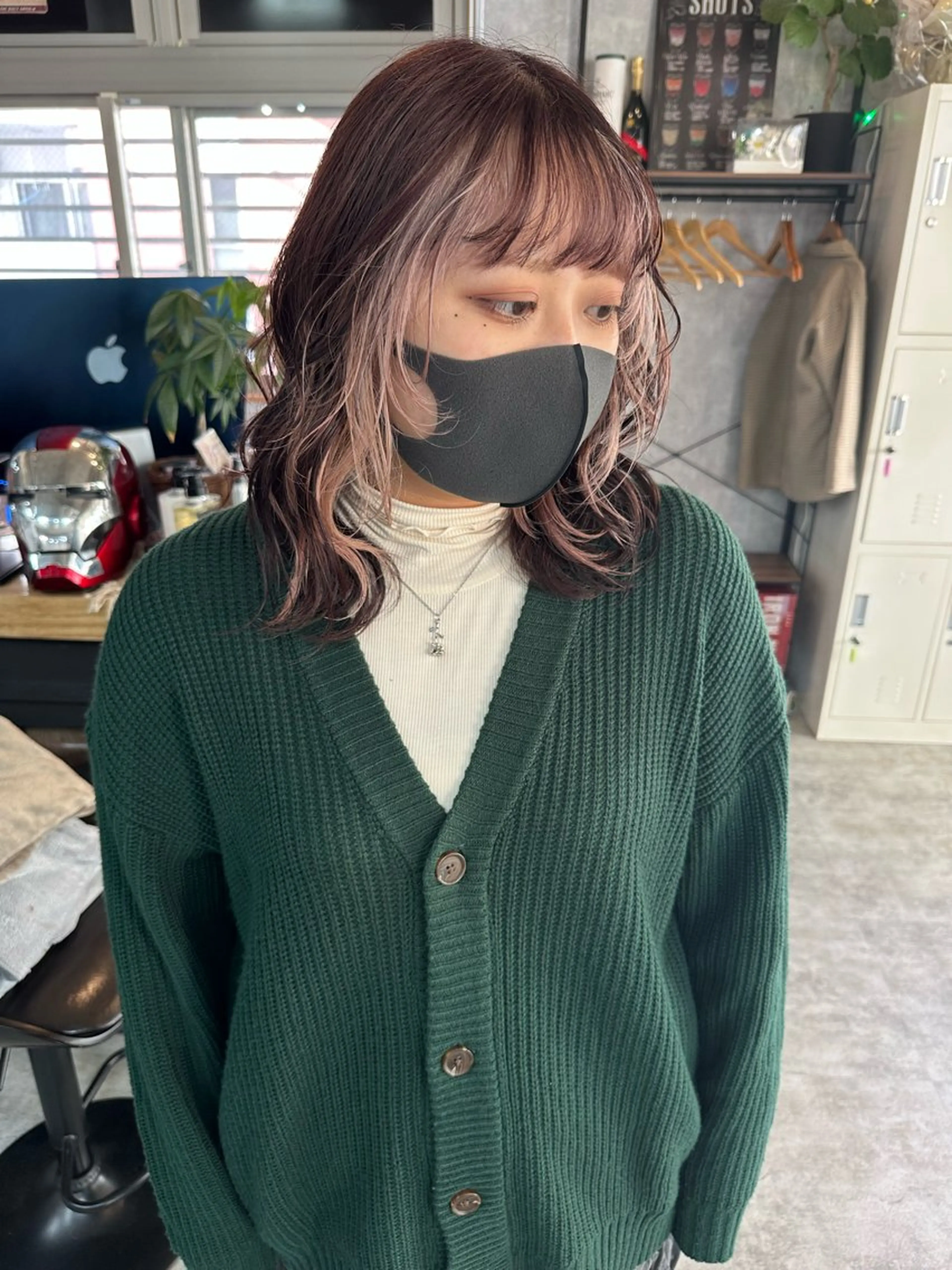 ミディアム 切りっぱなしボブ ショートボブ ボブ くびれヘア ハイライト カット ヘアカラー トリートメント モテ髪/ボブ/ショー ト/アダチフウトのヘアスタイル