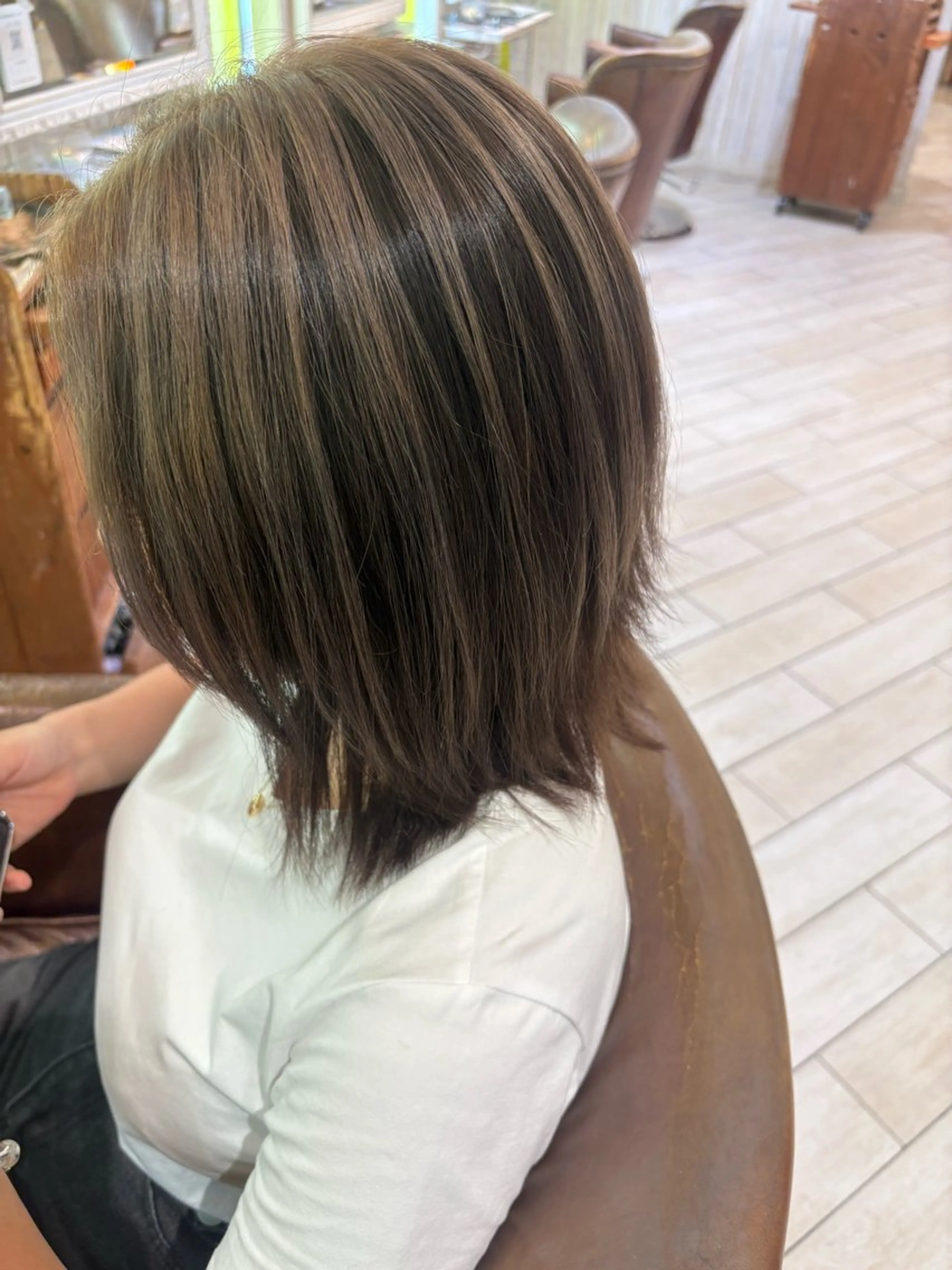 ミディアム レイヤーカット カット ヘアカラー 棚橋 光海のヘアスタイル