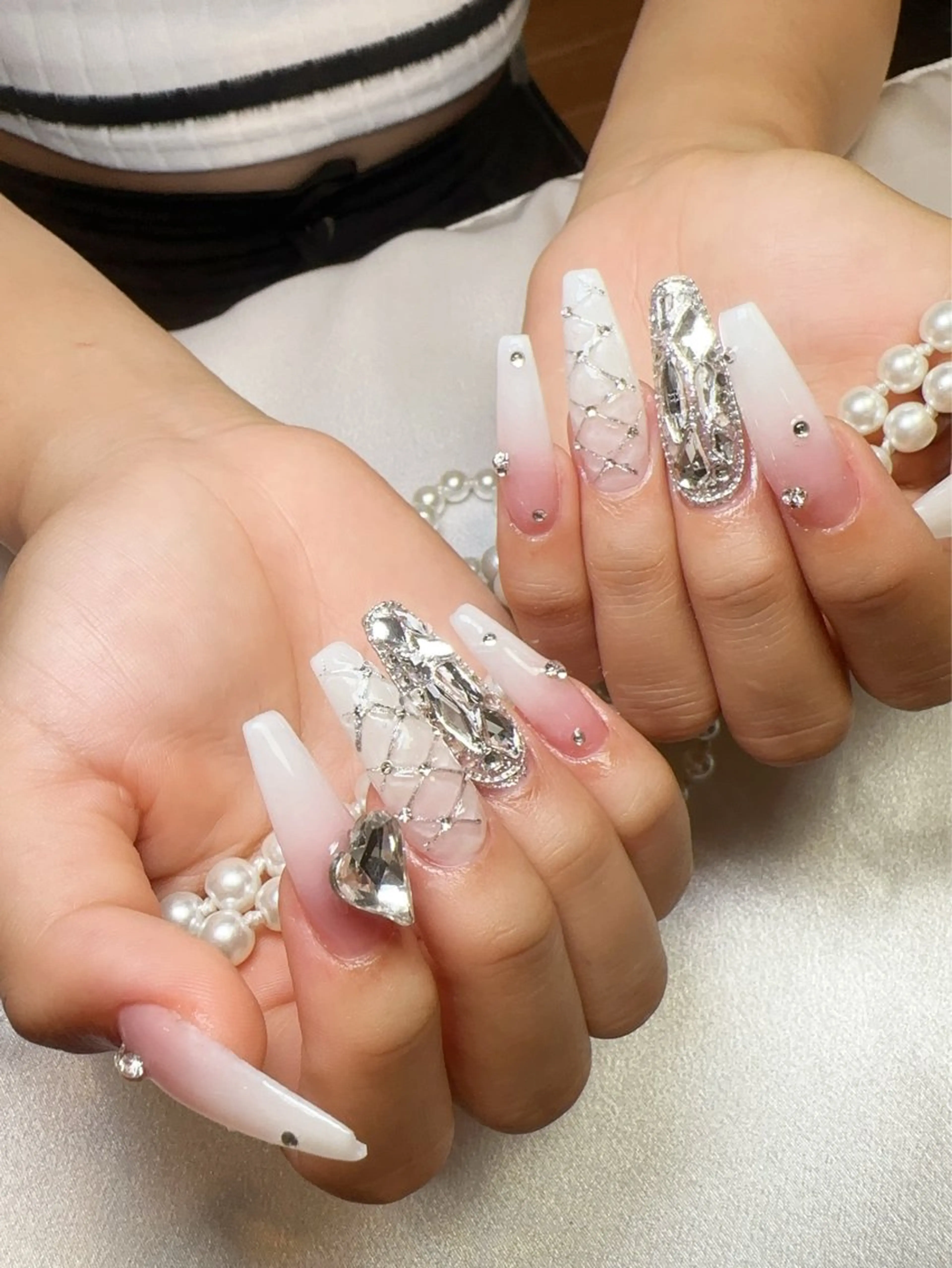 ロング 韓国風ヘア アールビーネイル所属・💐RB_ nail🌻🌈のネイルデザイン