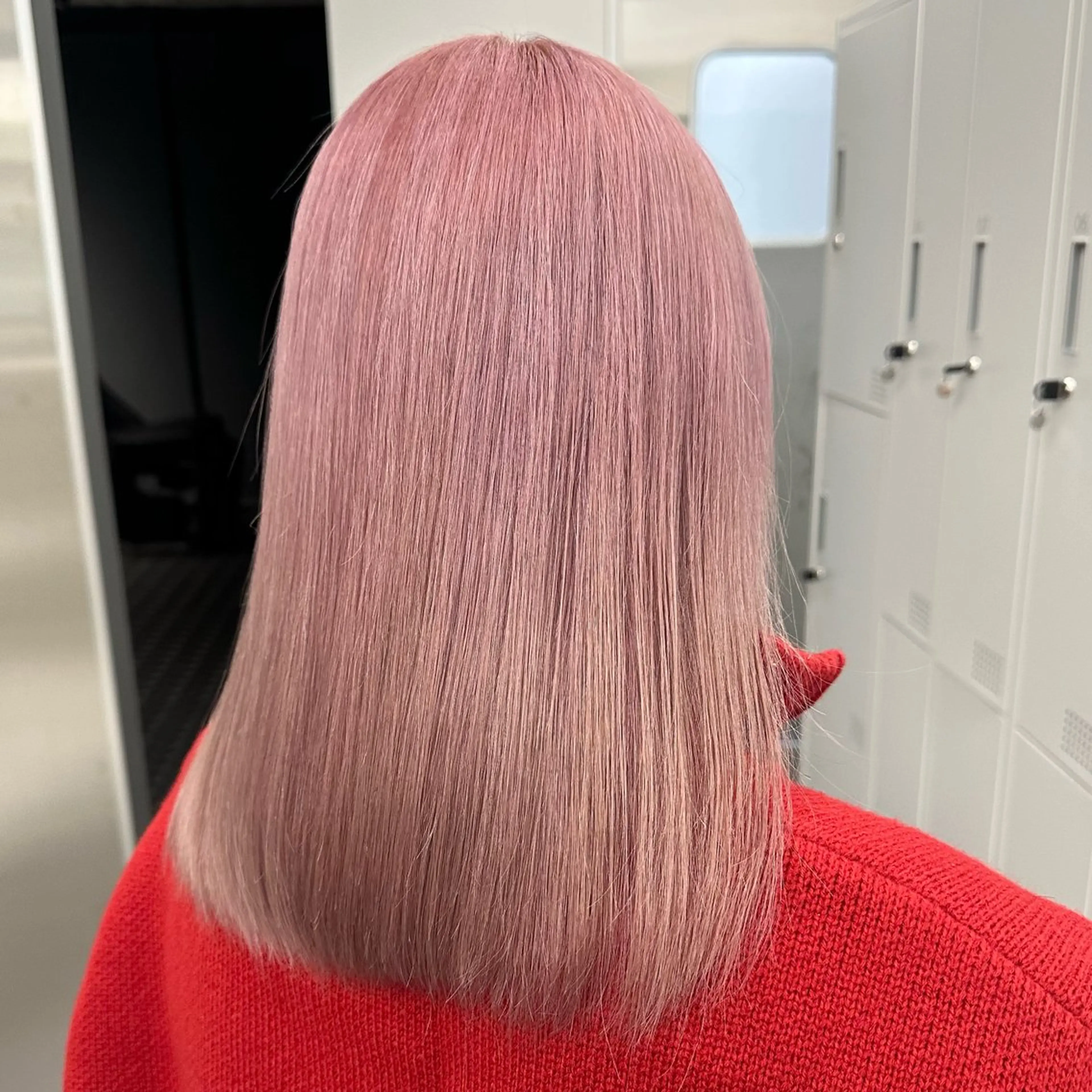 セミロング カット ヘアカラー 🎀ハイトーン🎀 ケアブリーチmikuのヘアスタイル