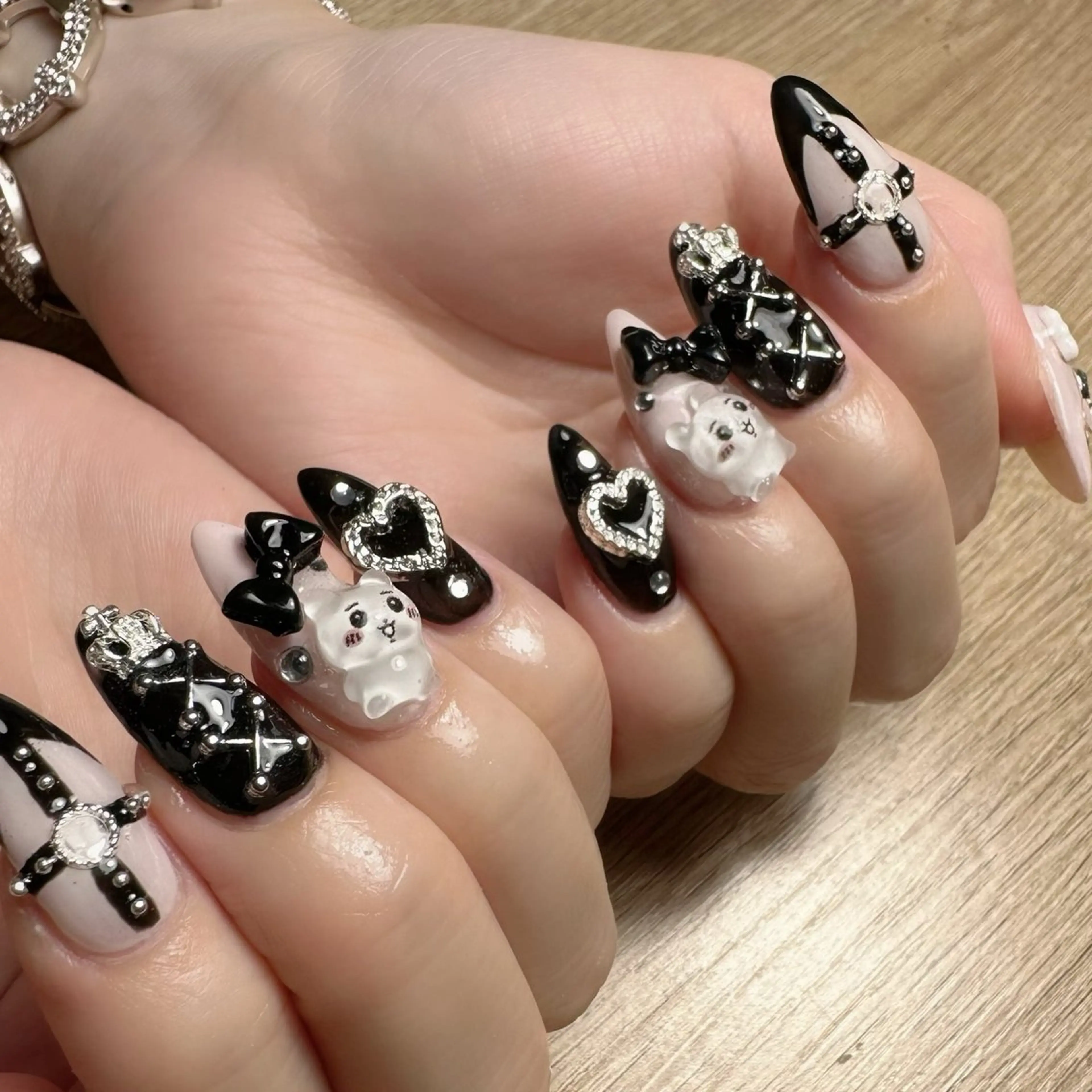 ネイル 新山 聖のネイルデザイン