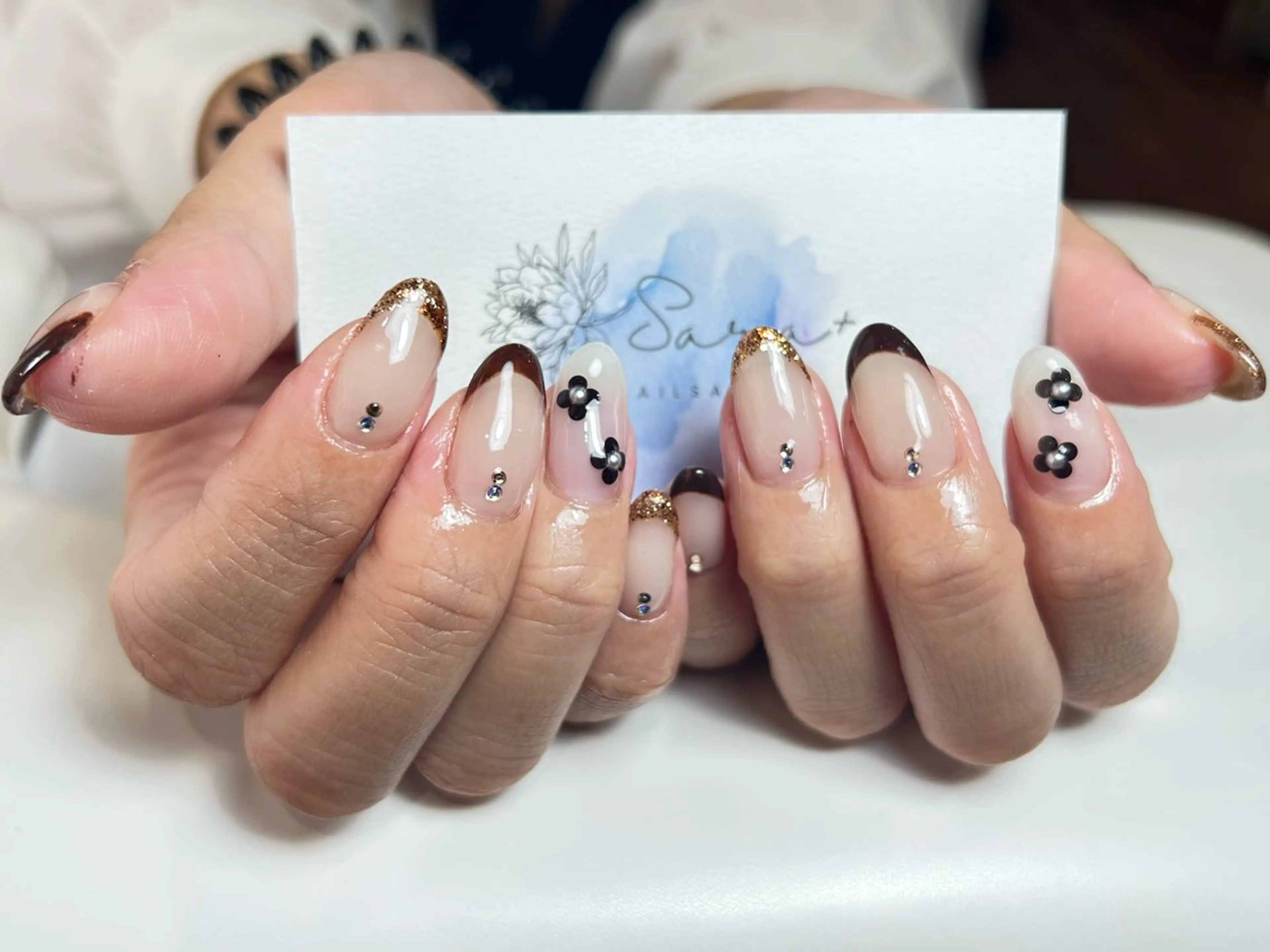 ネイル ハンドネイル sara +のネイルデザイン
