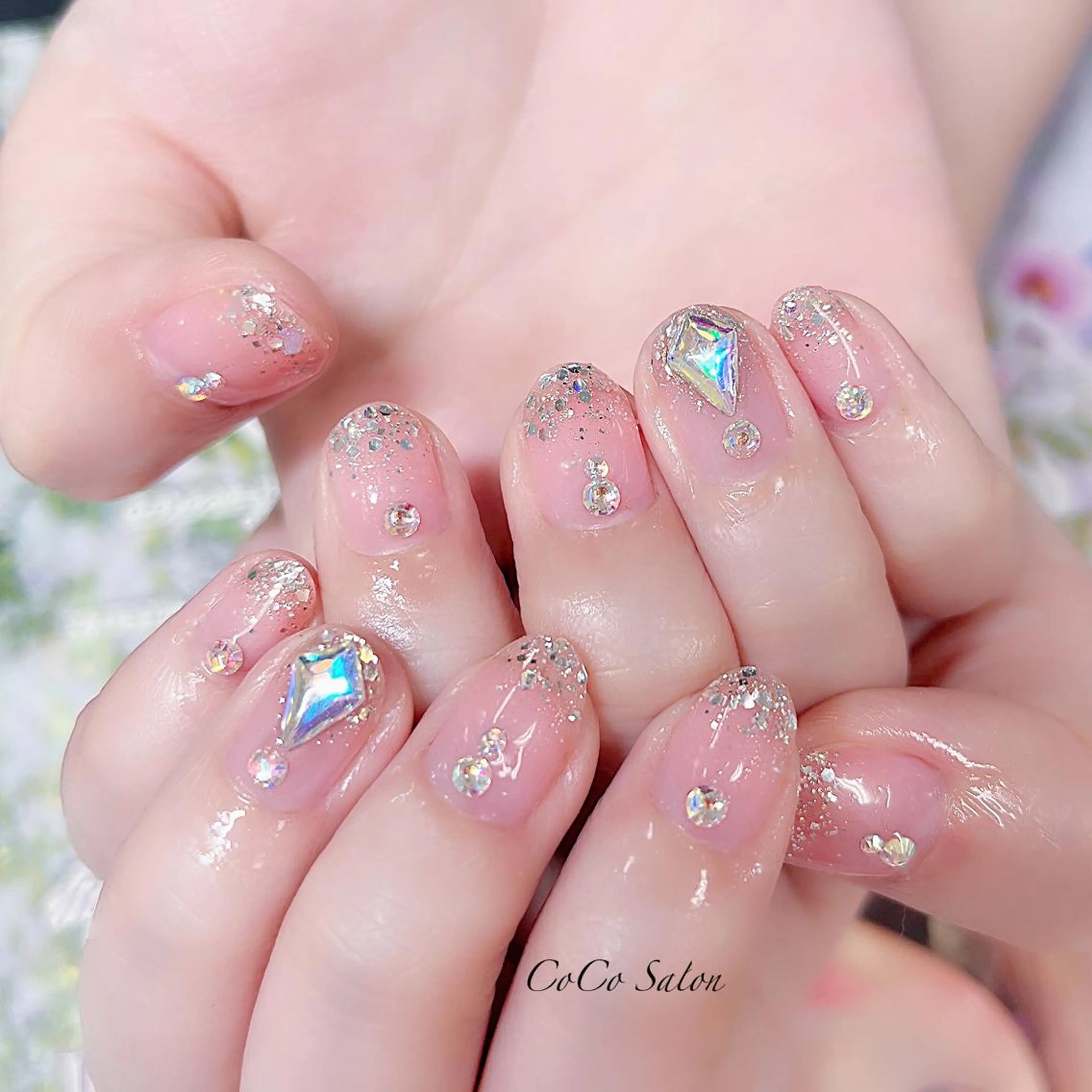 ネイル 長さ出し ジェルネイル グラデーション ホログラムネイル キラキラネイル ハンドネイル CoCoSalon ネイル/まつ毛予約のネイルデザイン