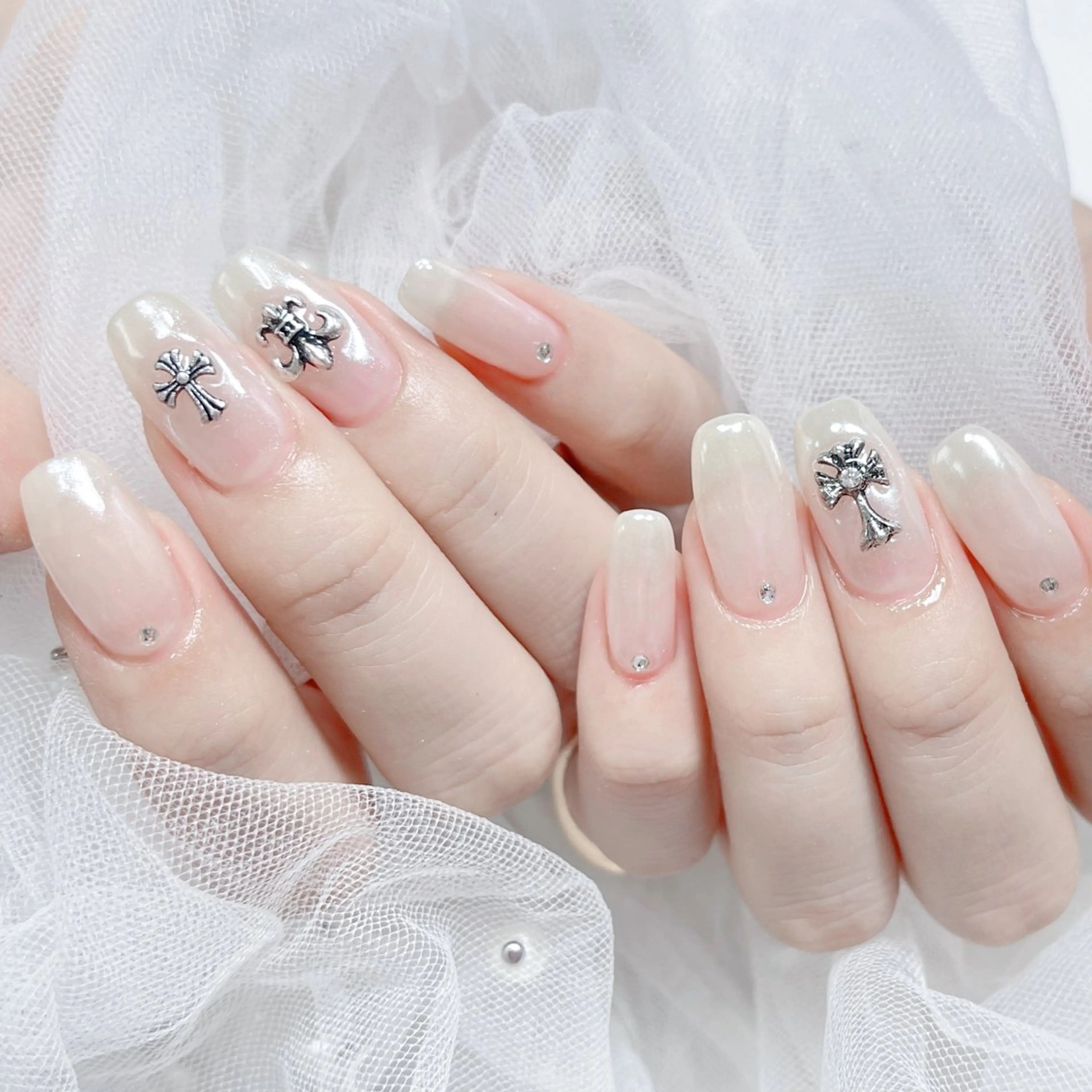 ネイル ハンドネイル 🎀ネイルサロン エクラYUI🎀のネイルデザイン