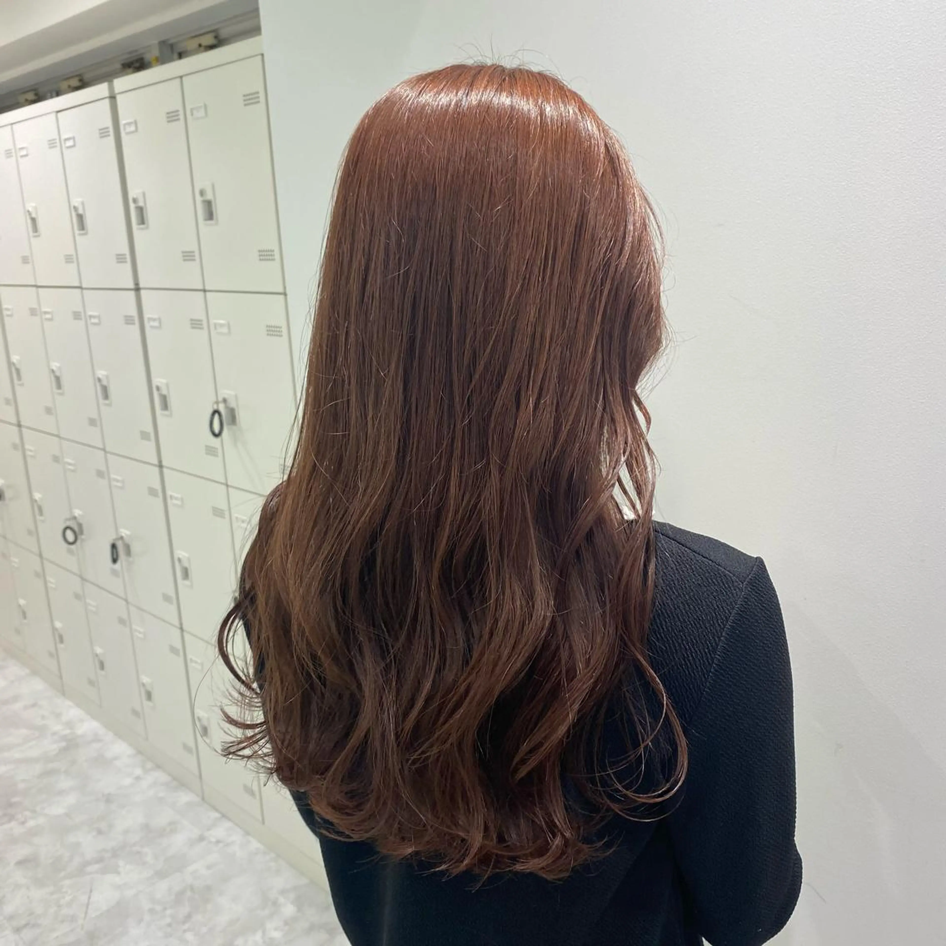 ミディアム カラー パーマ ヘアアレンジ ネイル マツエク・マツパ 韓国風ベージュ🤎 赤みなし🌿横浜🤎のヘアスタイル