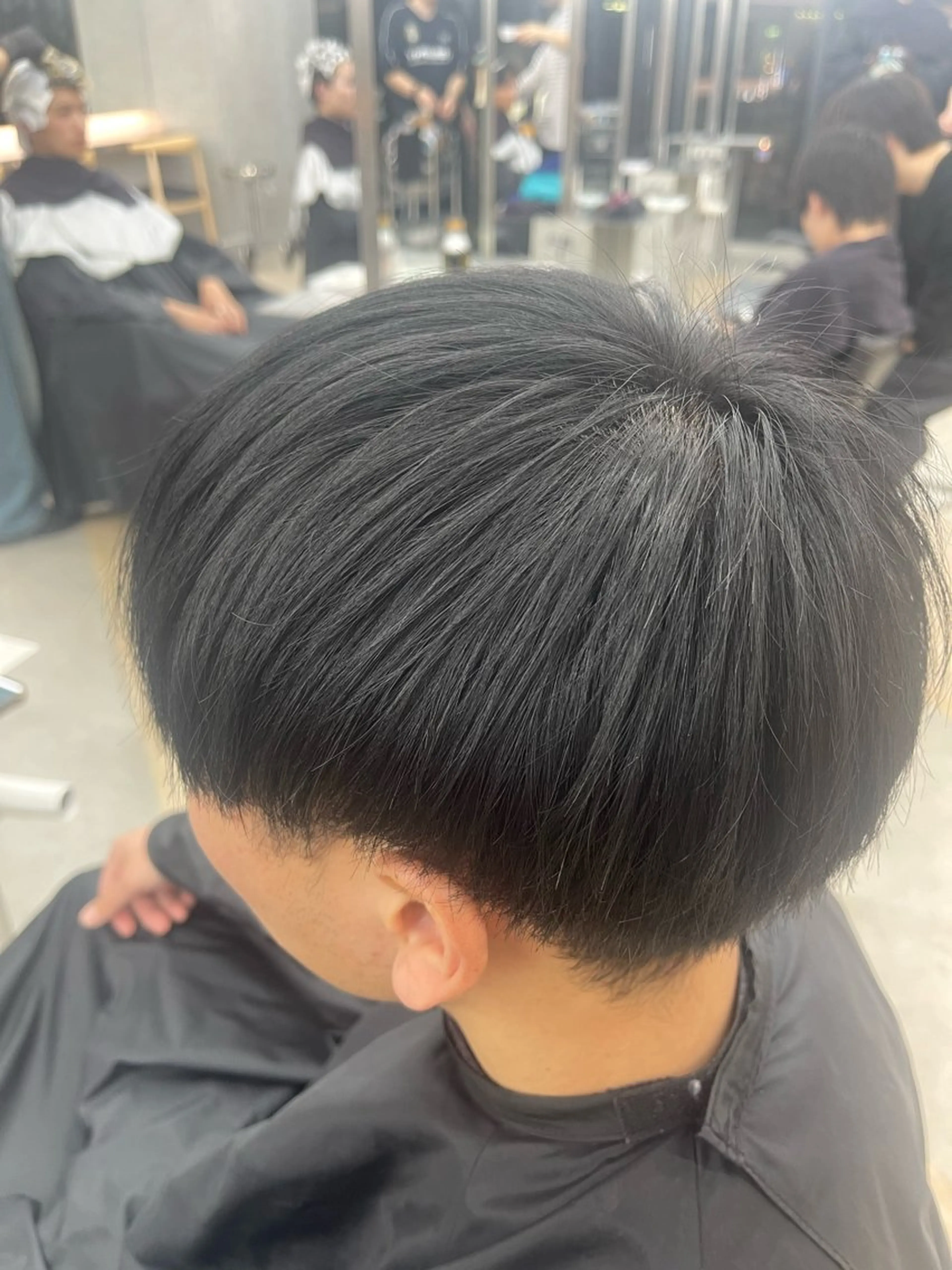 【ミニモ限定価格✨️】メンズ🚹   カット✂️➕黒染め🎼🐈‍⬛白髪染め💭🐱の写真