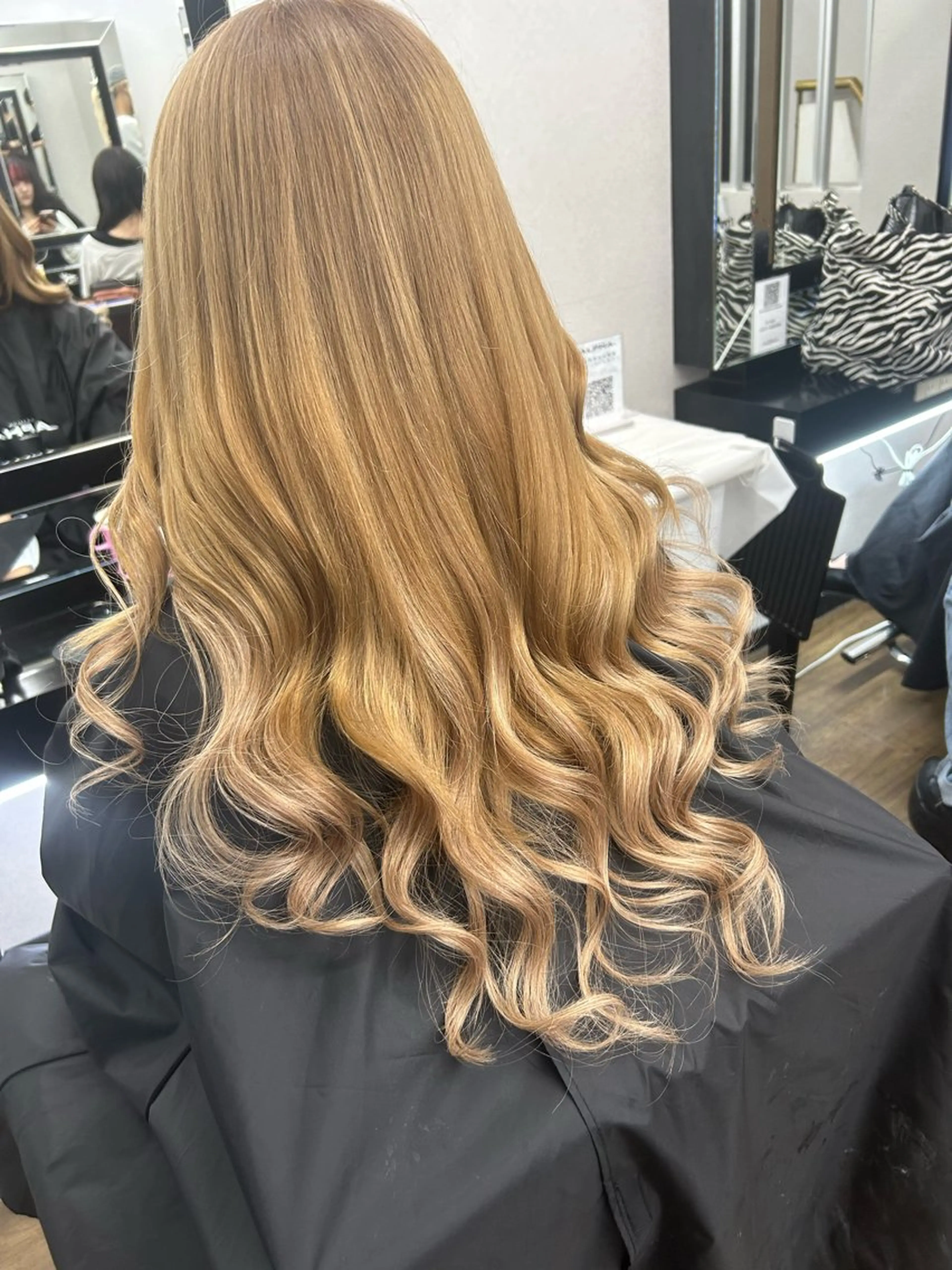 ロング カラー ヘアアレンジ シールエクステ バレイヤージュ ハイライトカラー ハイトーンカラー エクステ レイヤー/エクステ alpha下妻のヘアスタイル