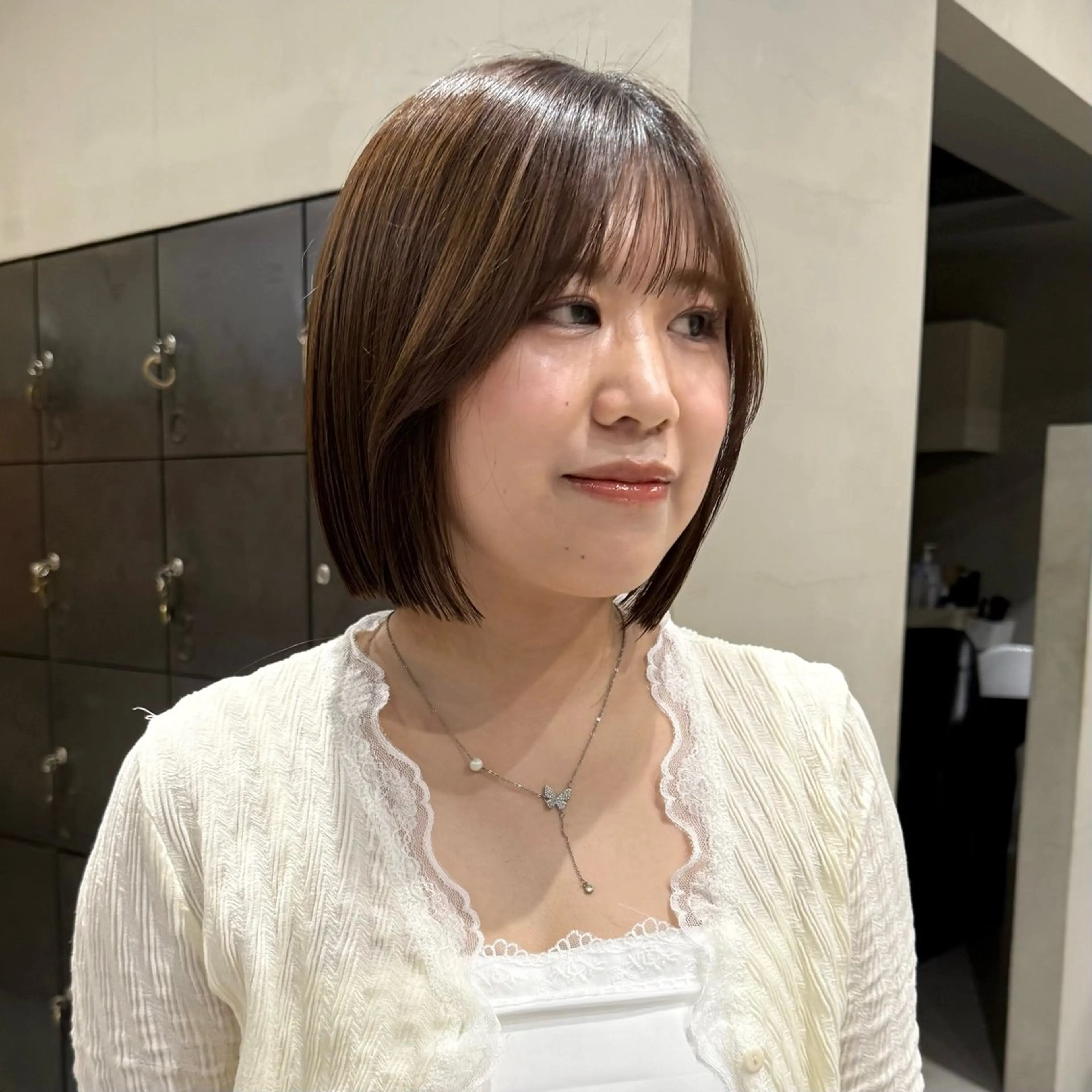 ショート レイヤー/グレージュ /ブリーチなし/ひなのヘアスタイル