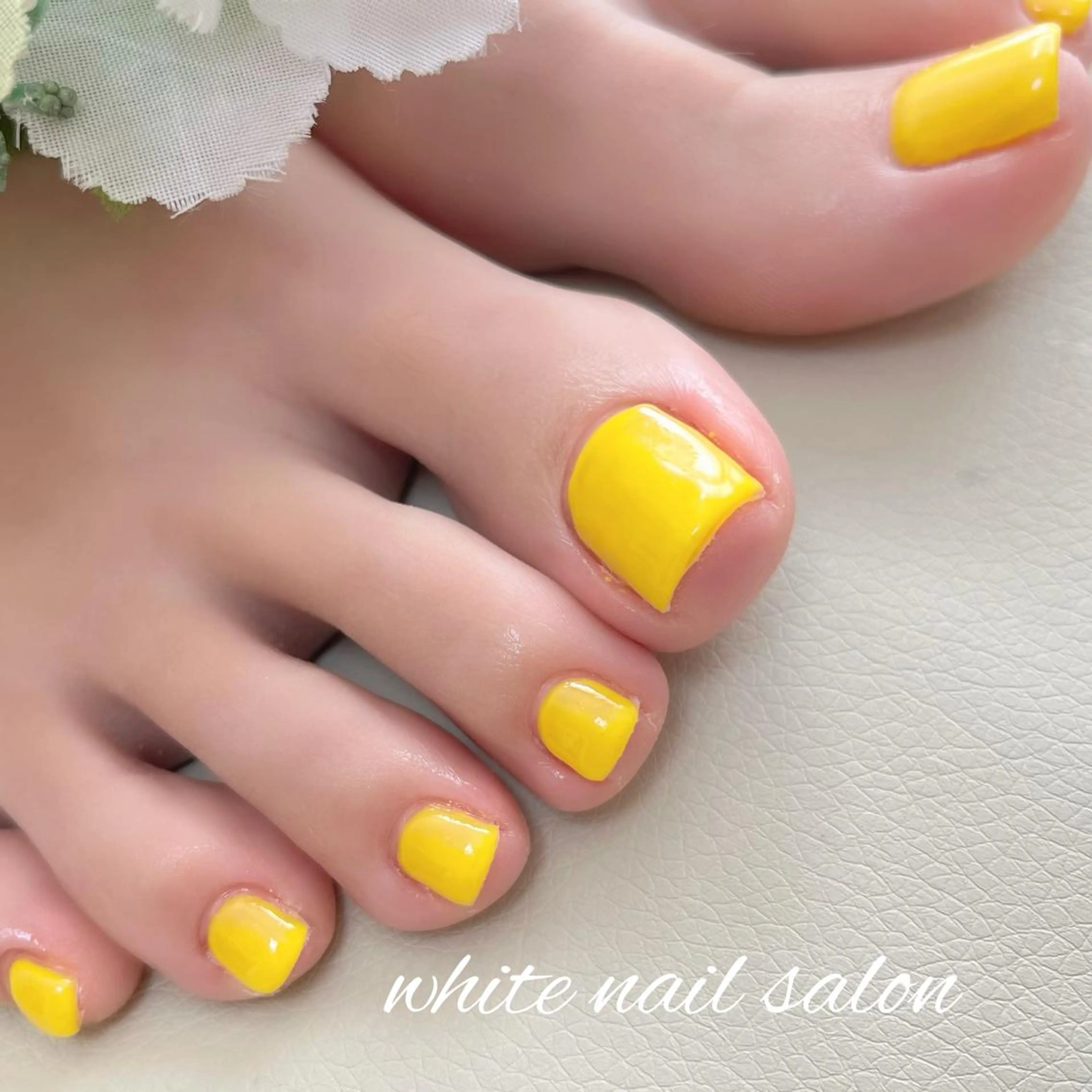 ネイル フットネイル ジェルネイル ハードジェル ラメ(グリッター) 持ち込み フットネイル white nail salonのネイルデザイン