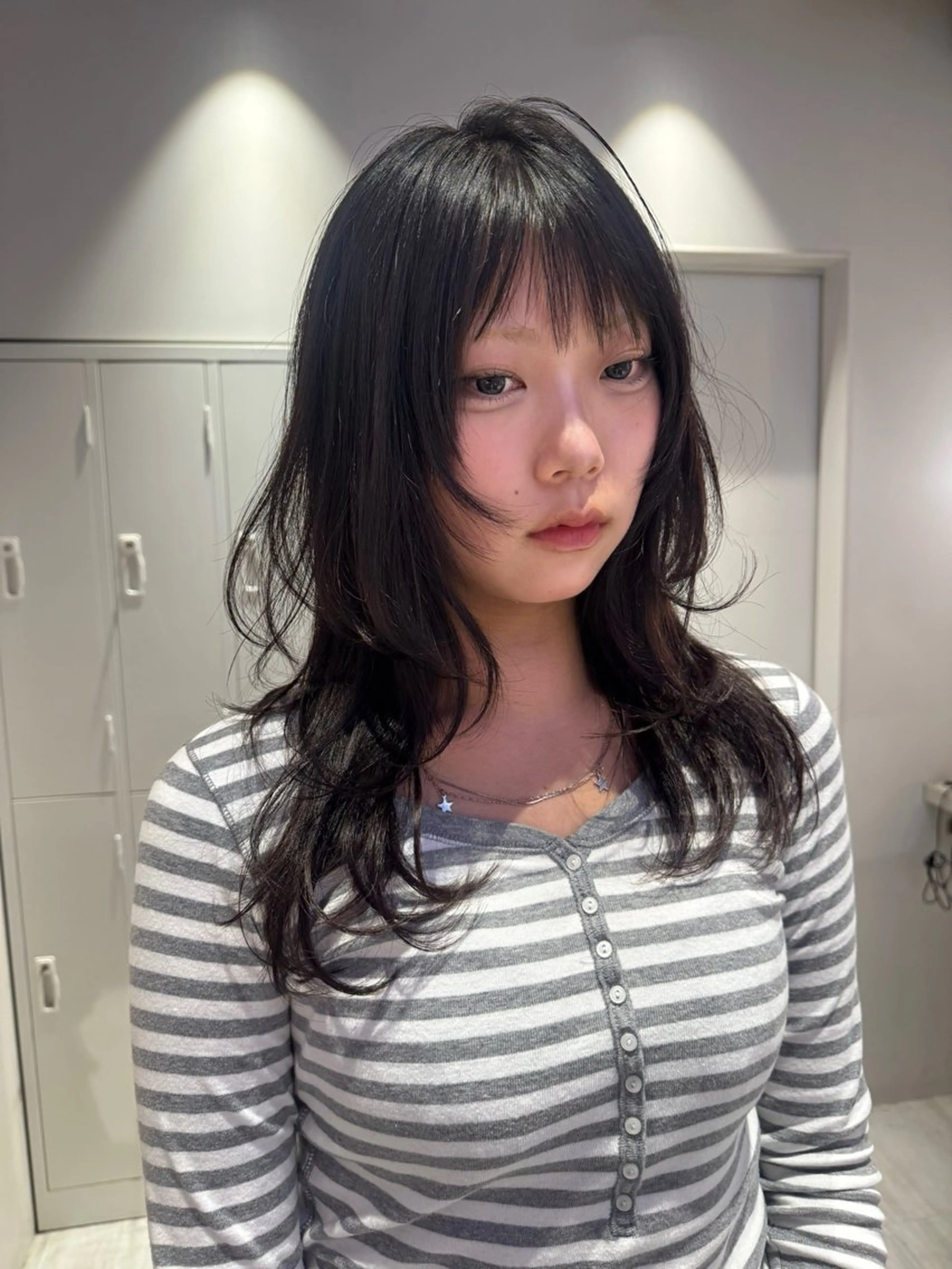 セミロング ハッシュカット カット トリートメント Ami/艶カラー/ レイヤー/ハイトーンのヘアスタイル