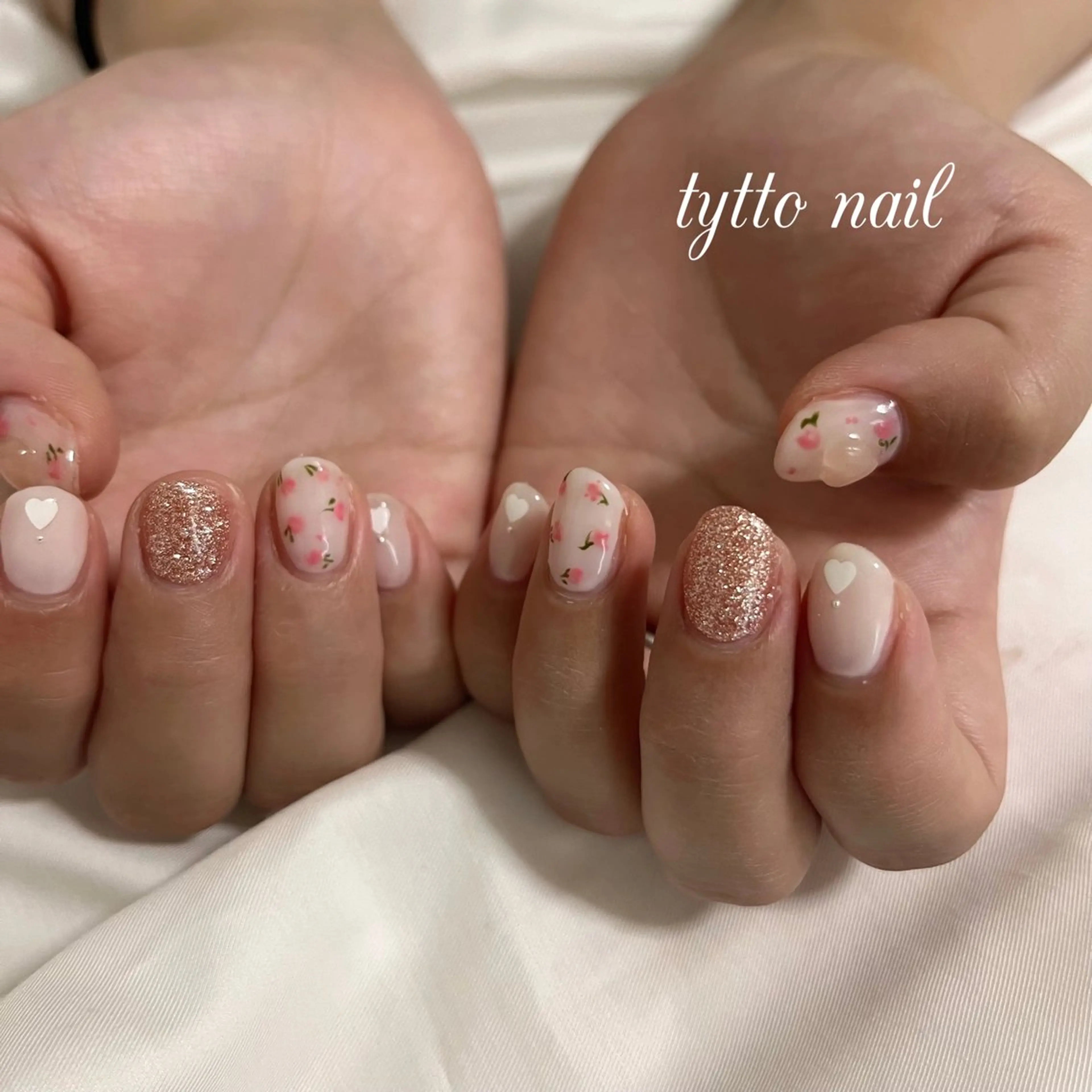 ネイル フラワーネイル ガーリー ハート キラキラネイル 韓国ネイル ハンドネイル tytto nail ❤︎‪‪eri‪‪のネイルデザイン